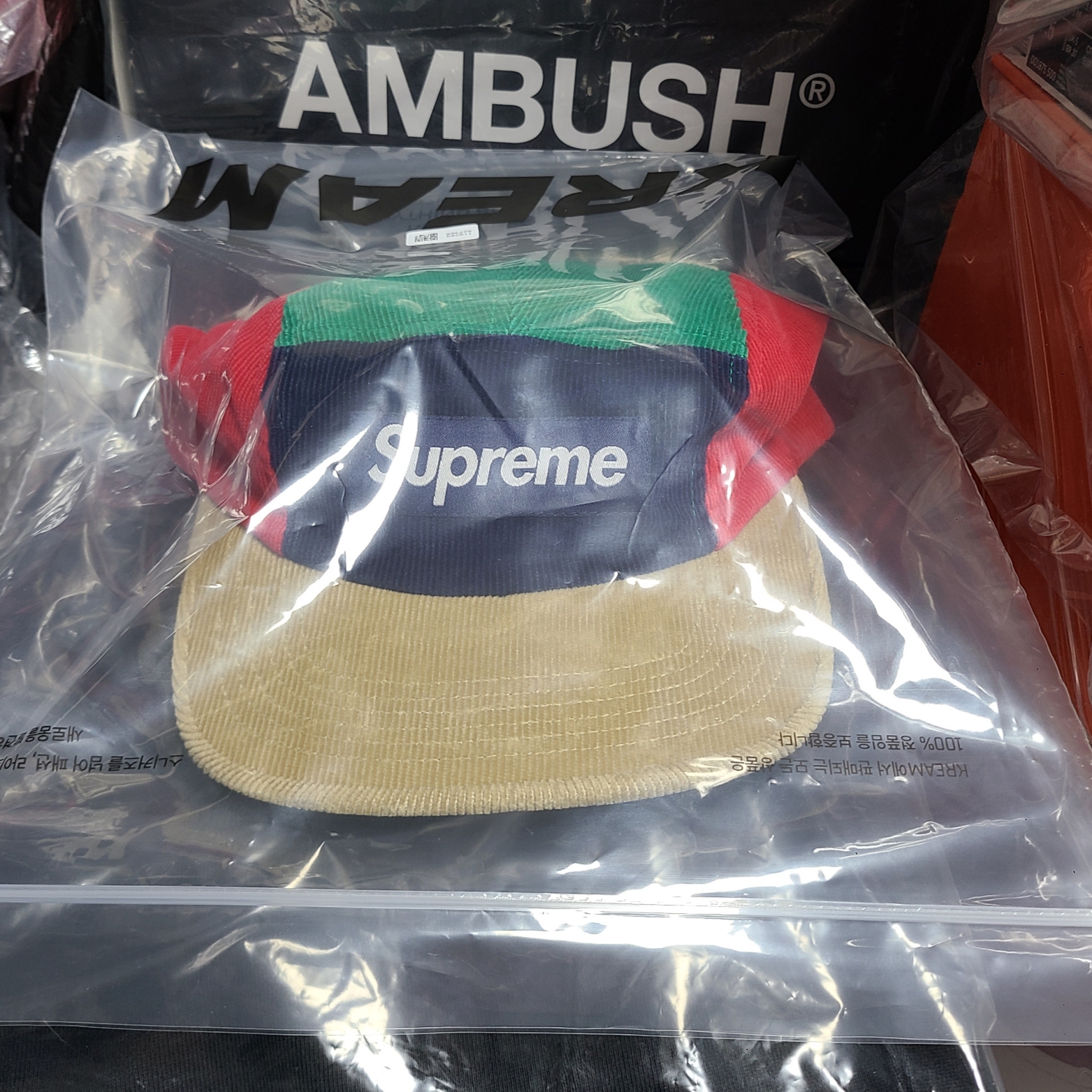 Supreme Corduroy Camp Cap Multicolor - 23FW, Nike x Ambush Dunk High Black 착용 스타일 - 3