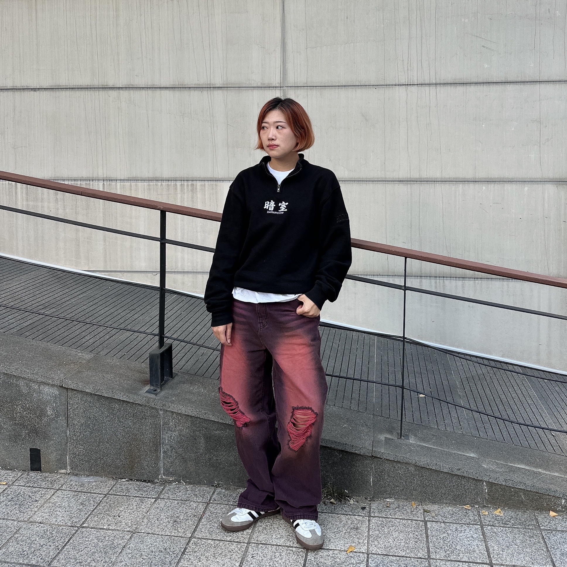 Darkr8m Studio Quarter Zip Up Sweatshirt Black, Adidas Samba Vegan White Black 착용 스타일 - 1
