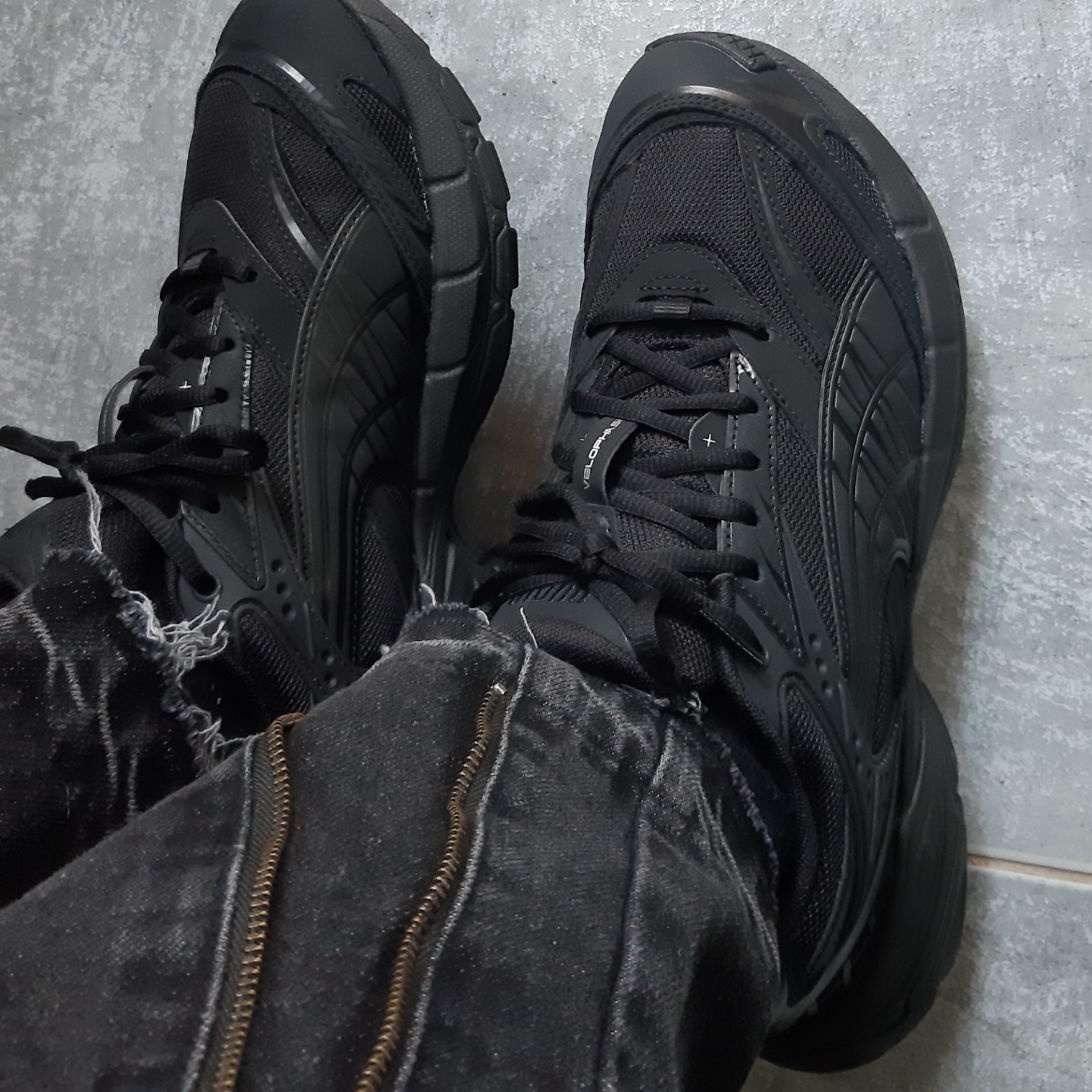 Puma Velophasis PRM Black Silver 착용 스타일