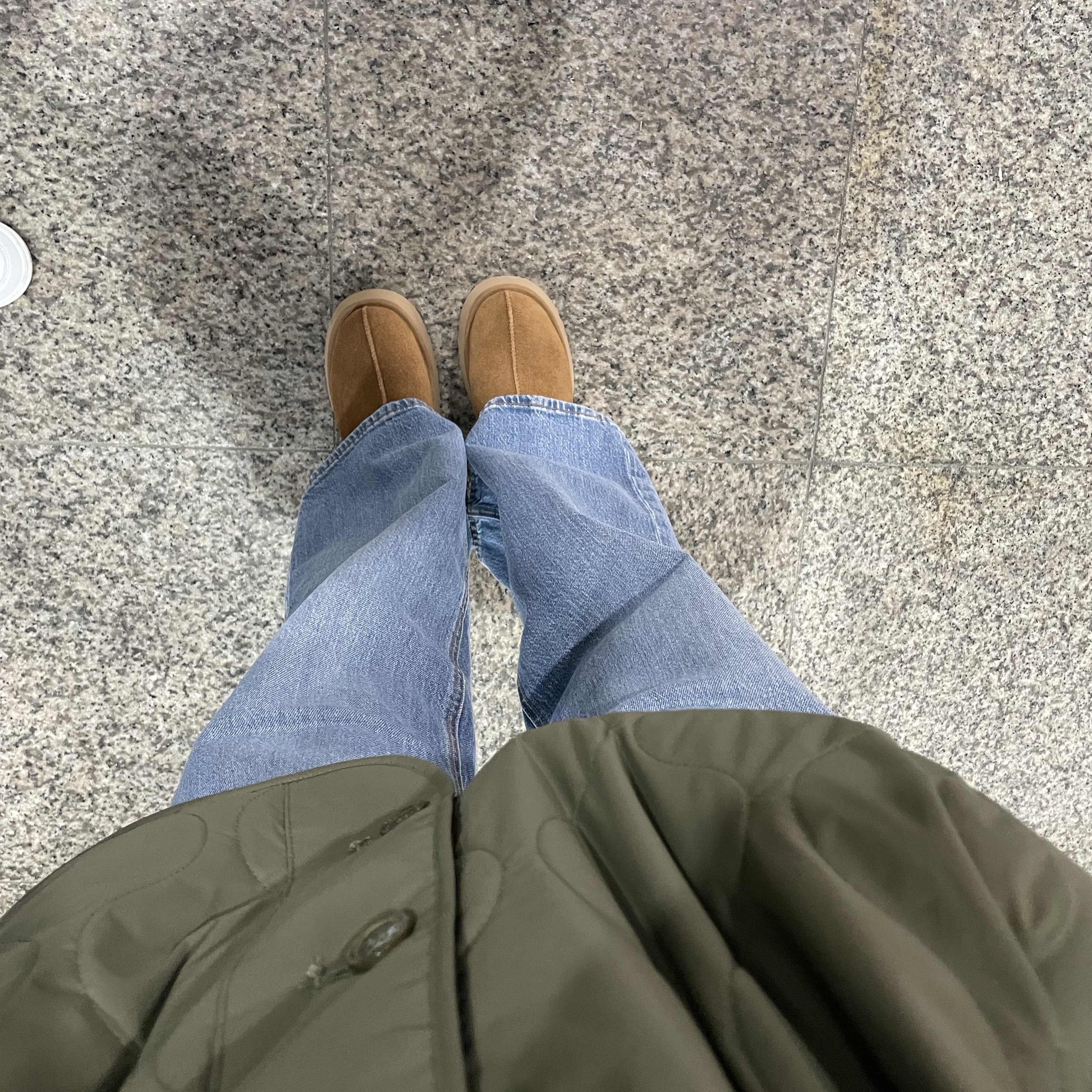 (W) UGG Tazz Slipper Chestnut 착용 스타일