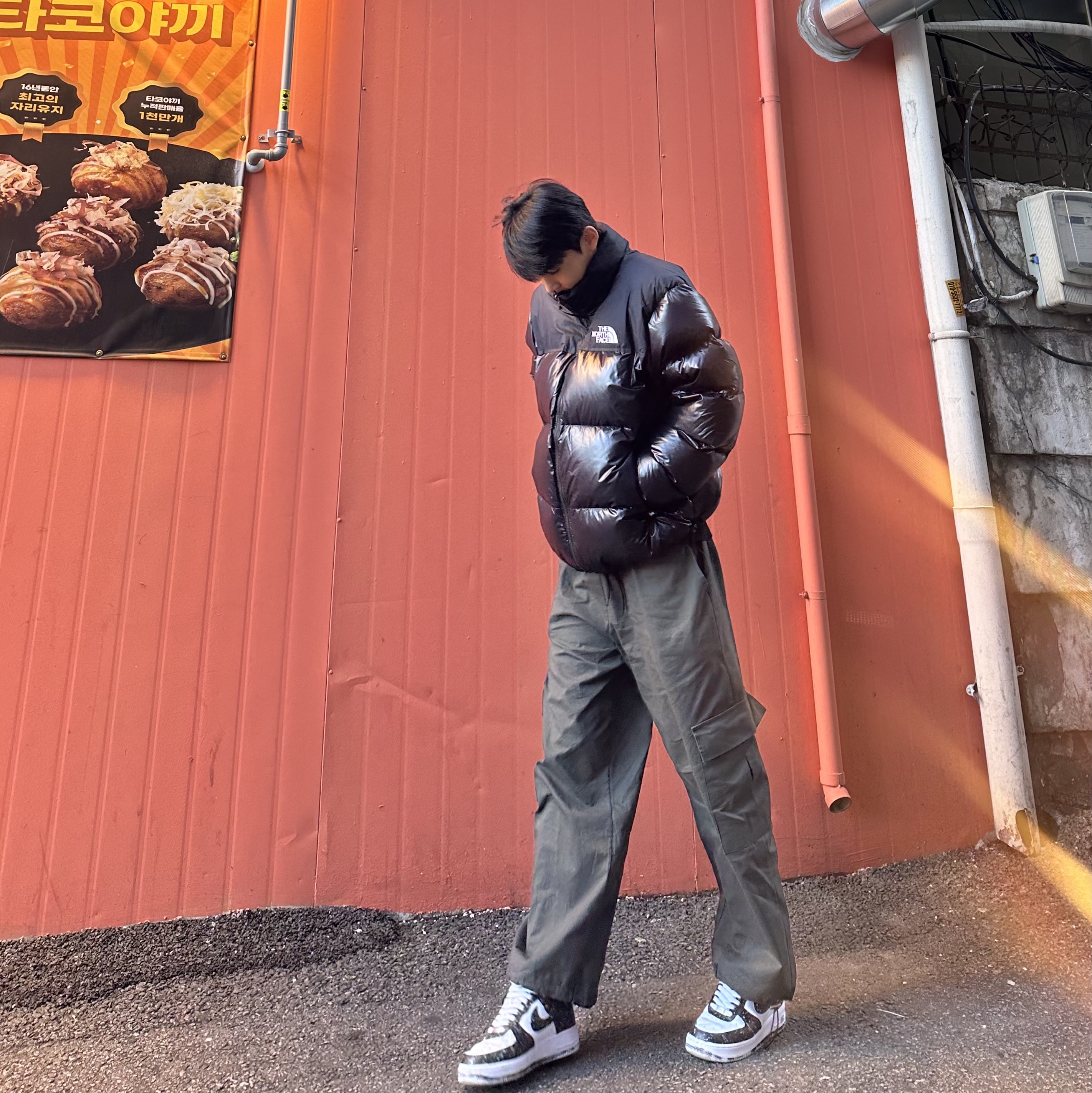 The North Face 1996 Eco Nuptse Jacket Real Black 착용 스타일 - 2
