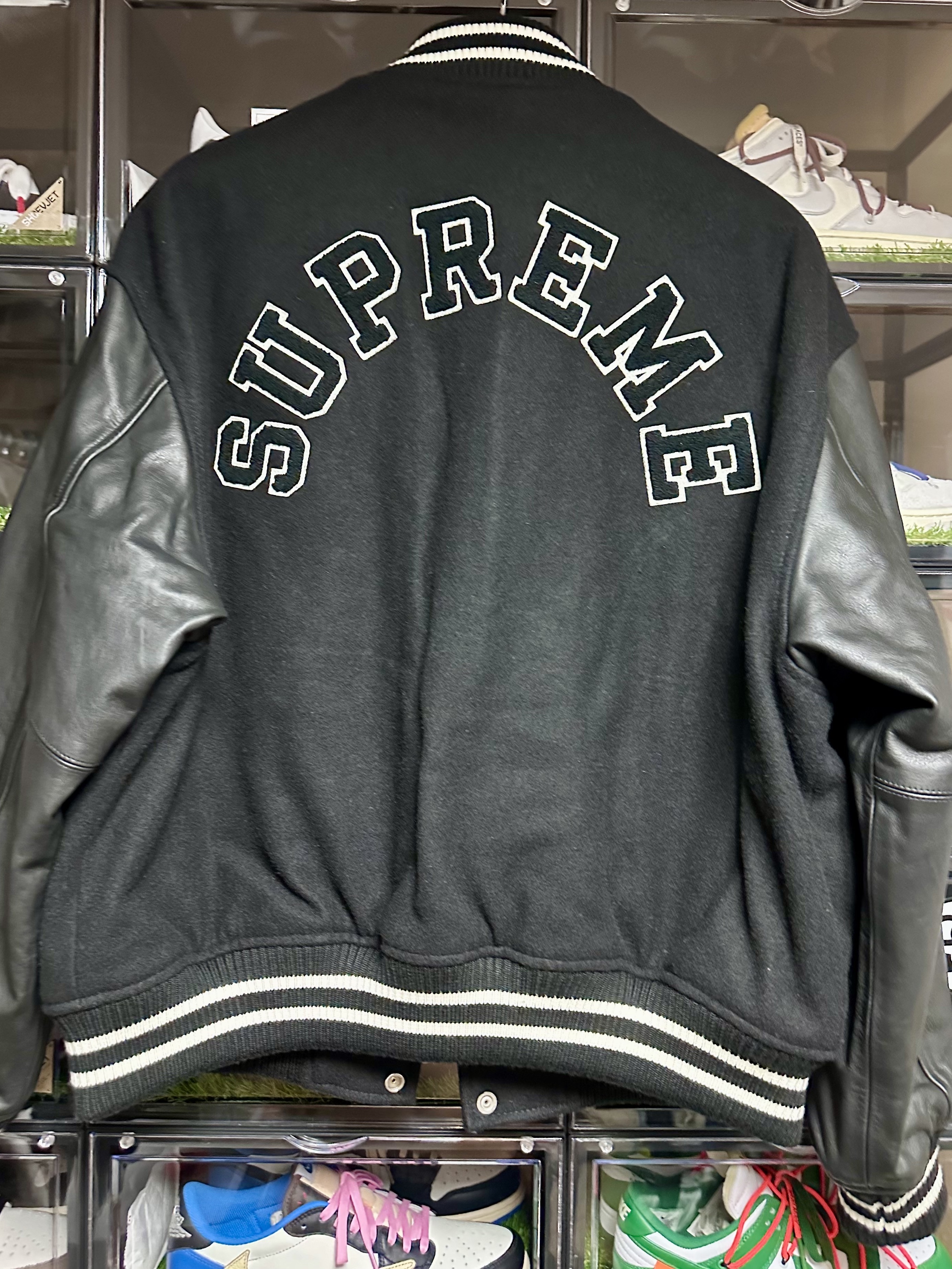 Supreme Tiger Varsity Jacket Black - 23FW 착용 스타일 - 2