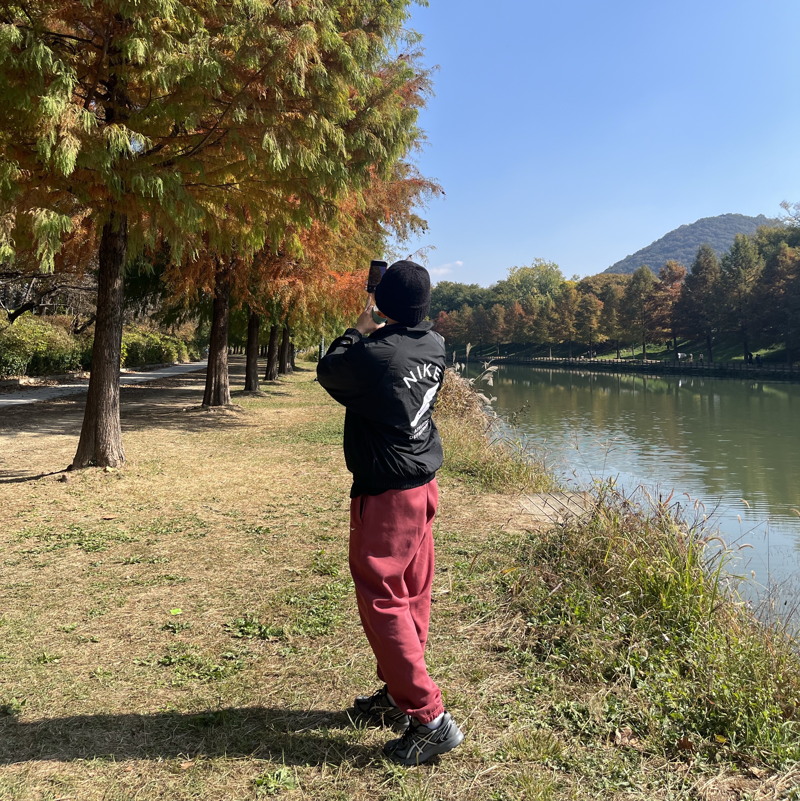 Nike NRG Solo Swoosh Fleece Pants Cedar - US/EU, Asics Jog 100 S Steel Grey - 2E Wide 착용 스타일 - 3