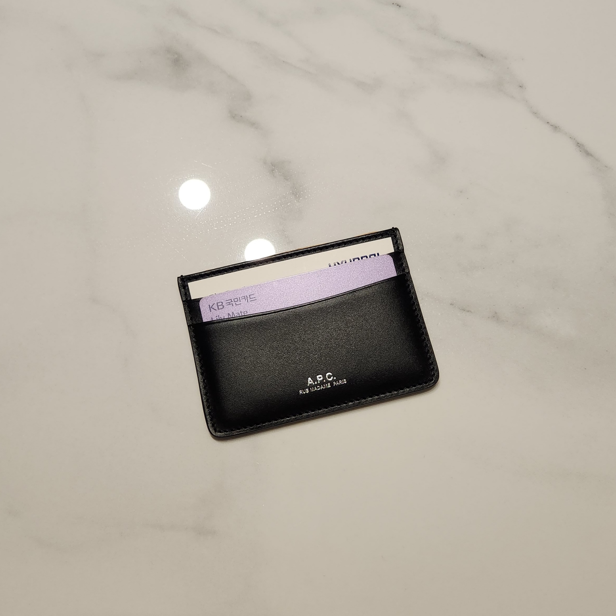A.P.C. Andre Card Holder Black 착용 스타일