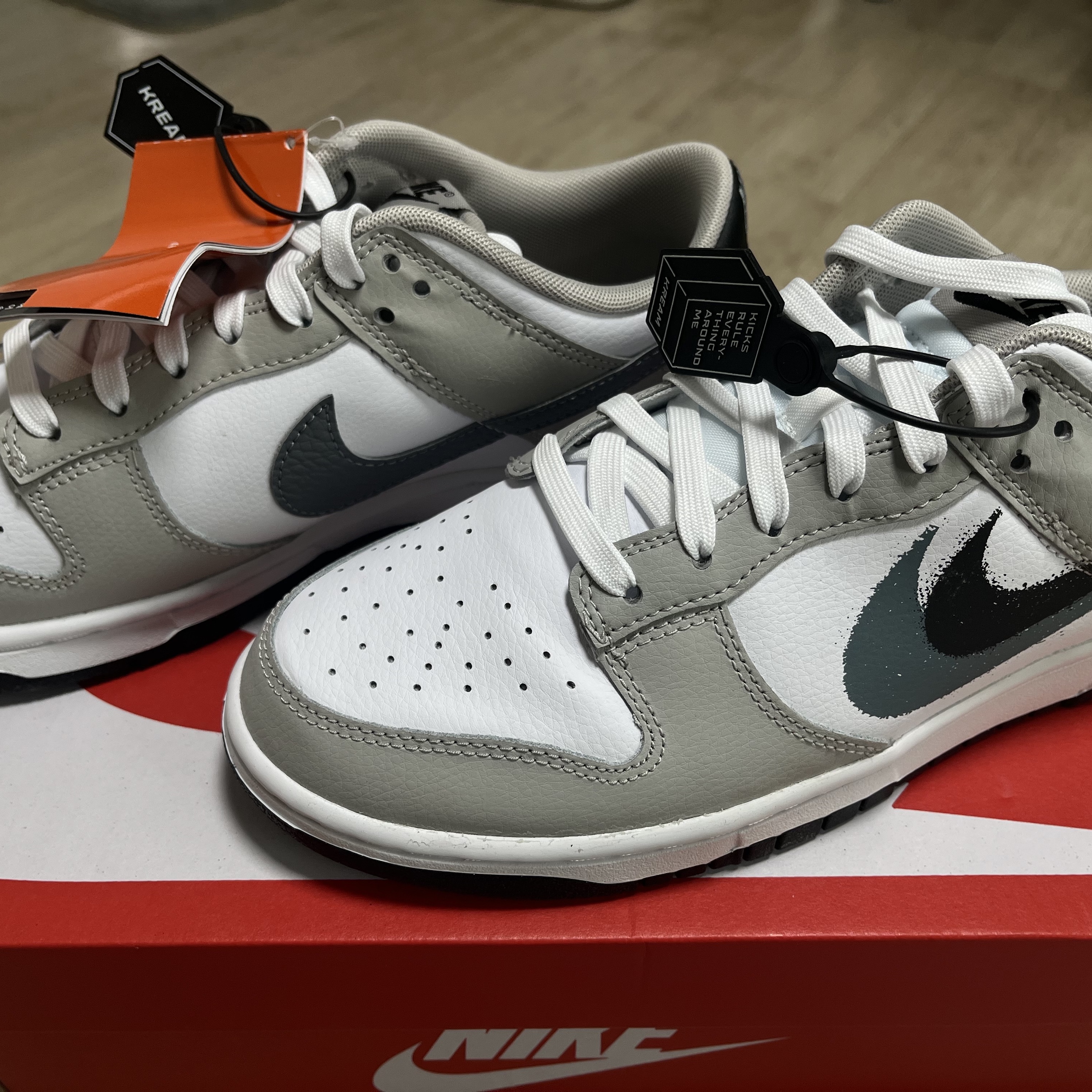 Nike Dunk Low Cool Grey White 착용 스타일 - 1