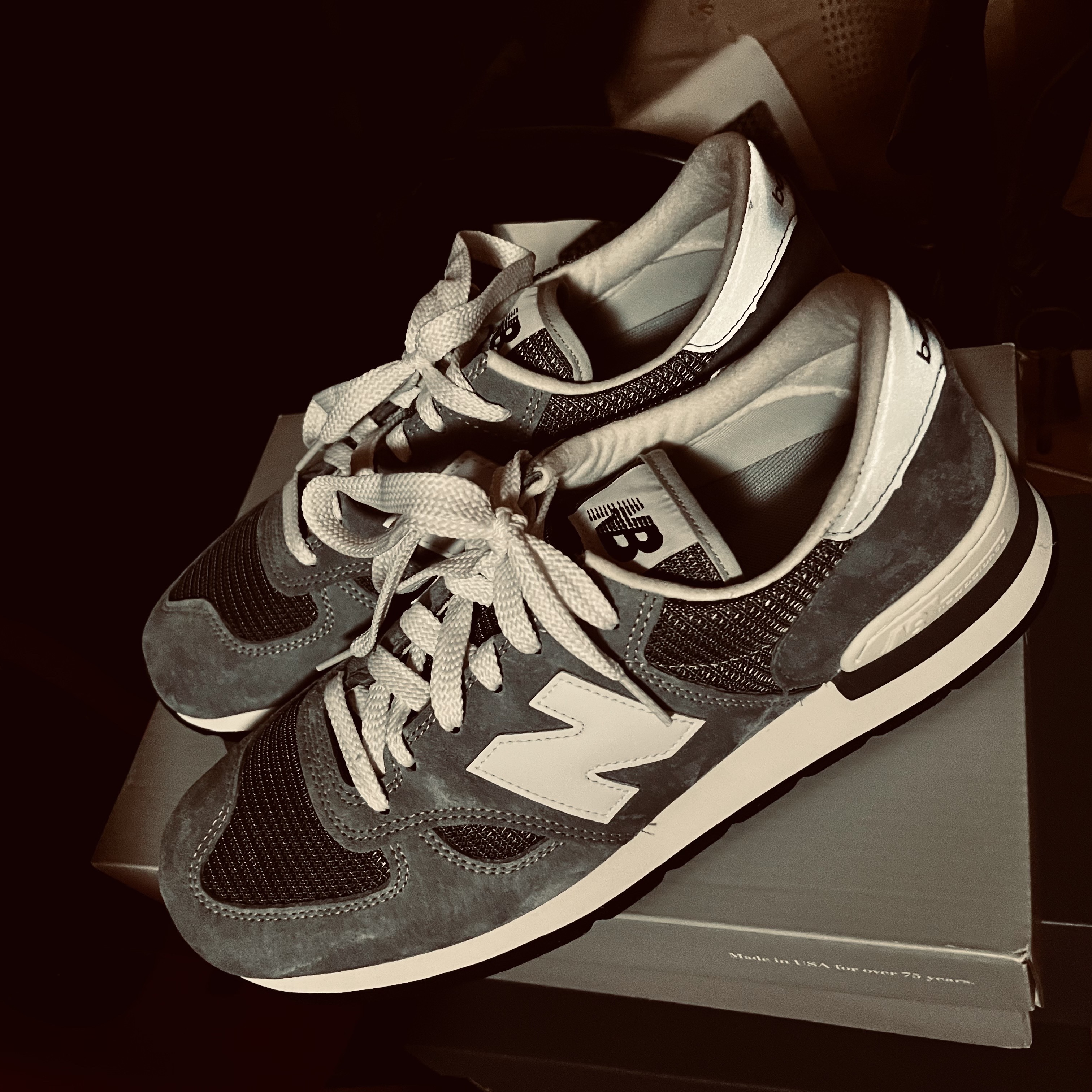 New Balance 990v1 Made in USA Grey White 착용 스타일