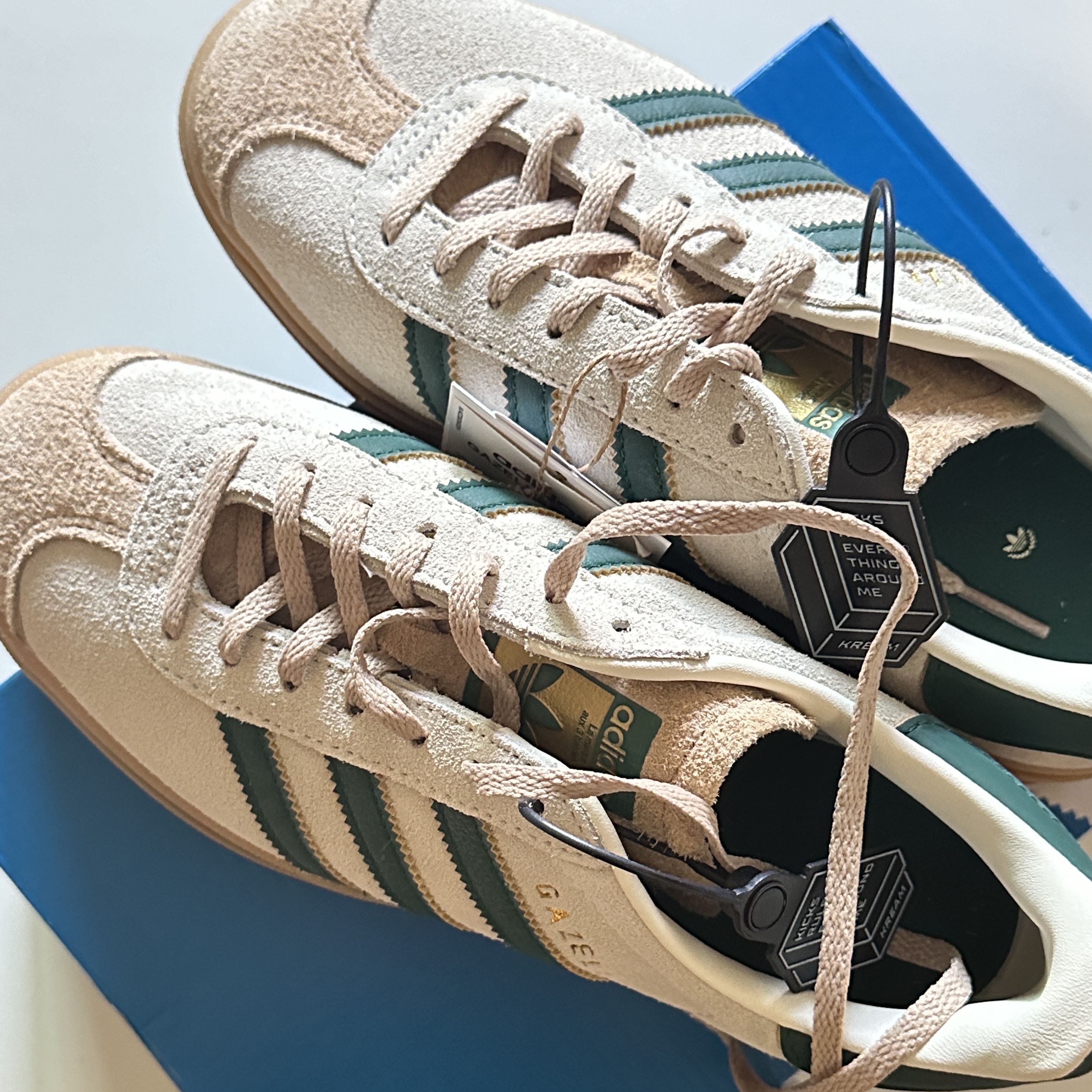 (W) Adidas Gazelle Bold Cream White Collegiate Green 착용 스타일