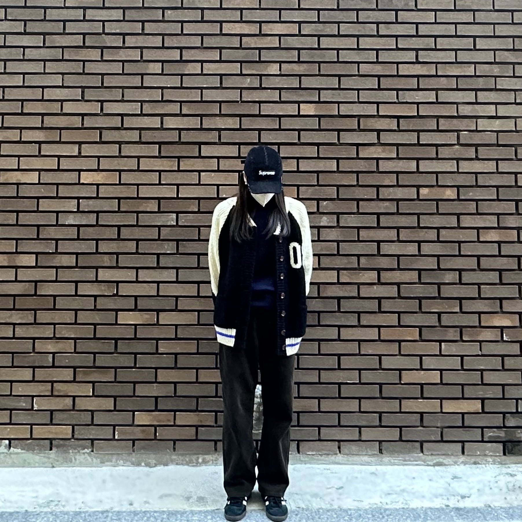 Supreme 2-Tone Corduroy Camp Cap Black - 23SS, Adidas Spezial Handball Core Black 착용 스타일 - 1