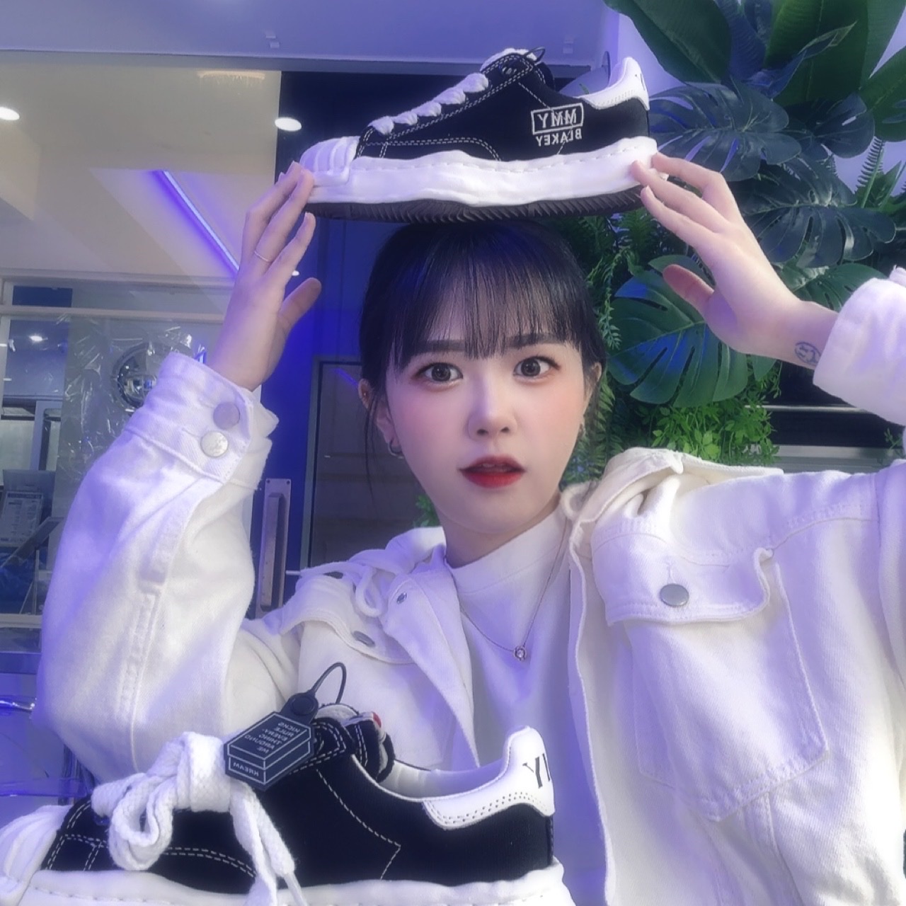 Maison Mihara Yasuhiro Blakey OG Sole Canvas Low-top Sneakers Black White 착용 스타일 - 5