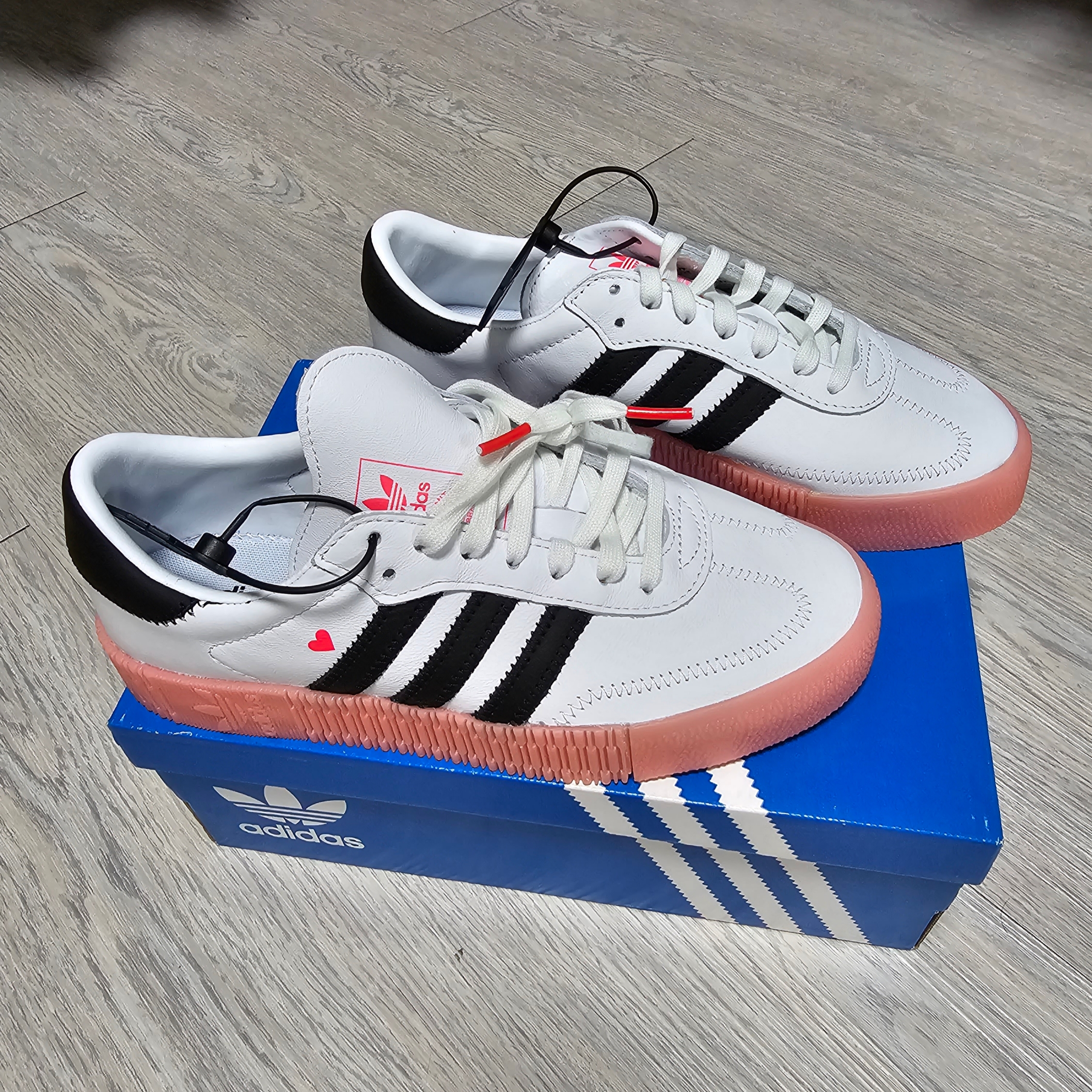 (W) Adidas Sambarose White Pink 착용 스타일