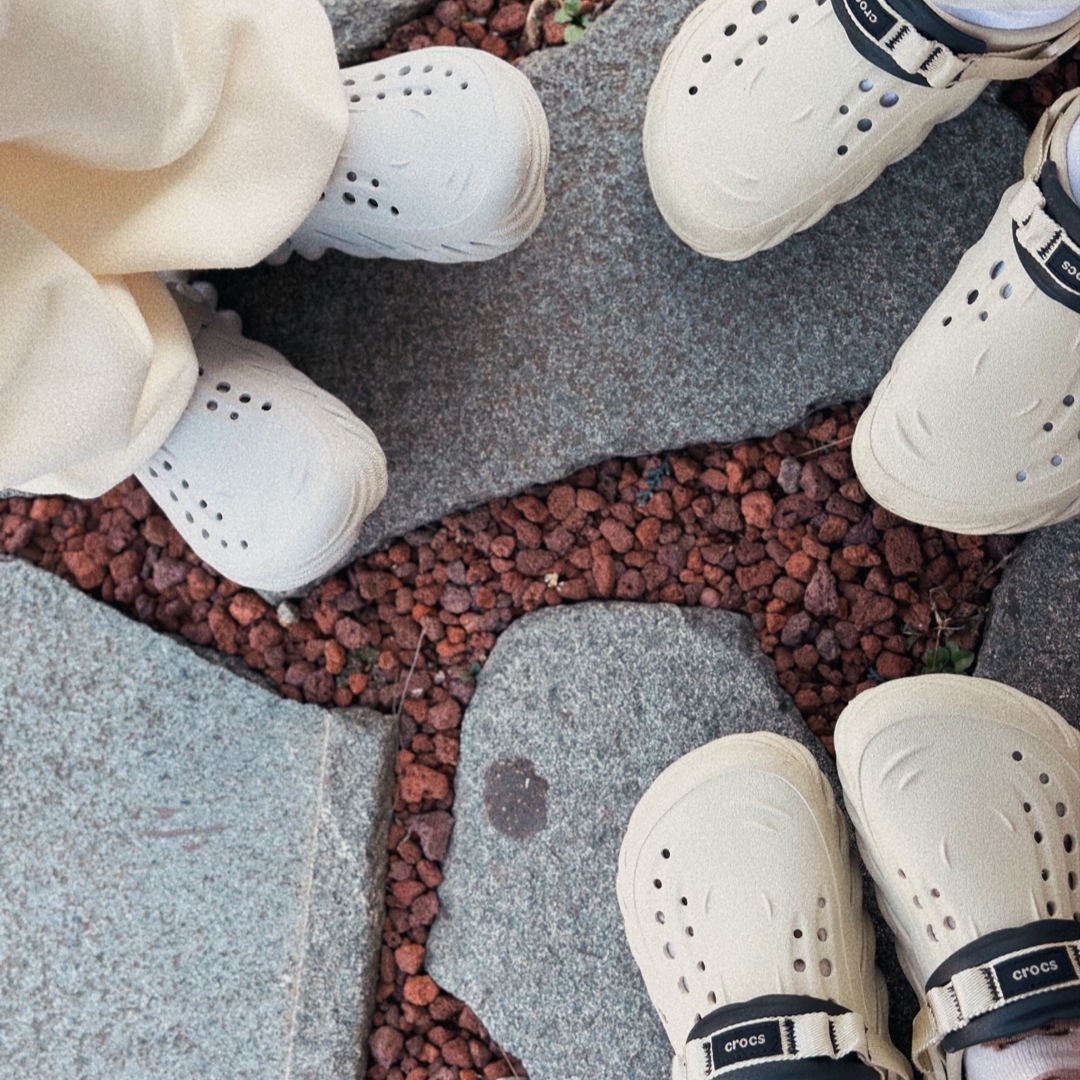 Crocs Echo Clog Bone Black, Crocs Echo Clog Atmosphere 착용 스타일