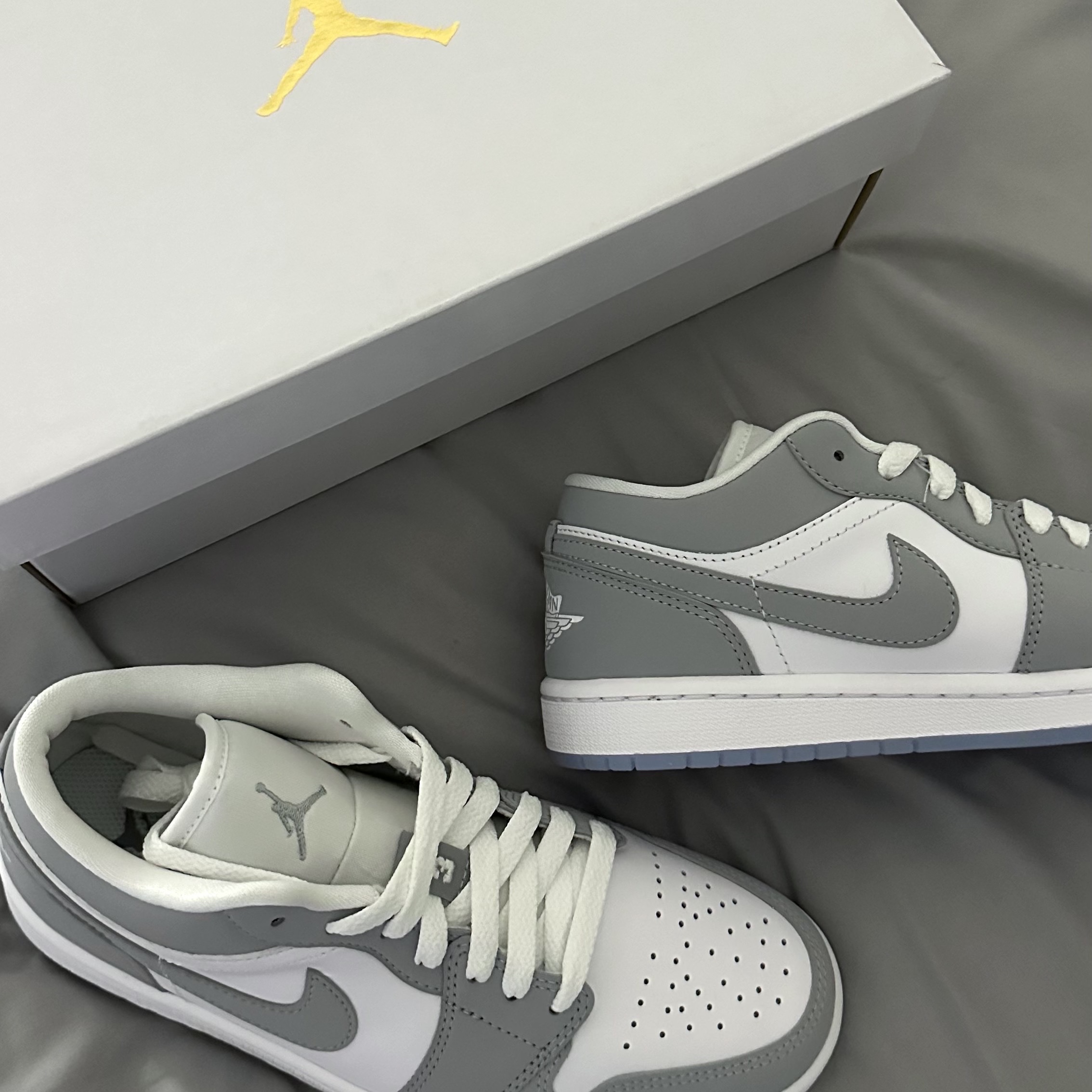 (W) Jordan 1 Low White Wolf Grey 착용 스타일