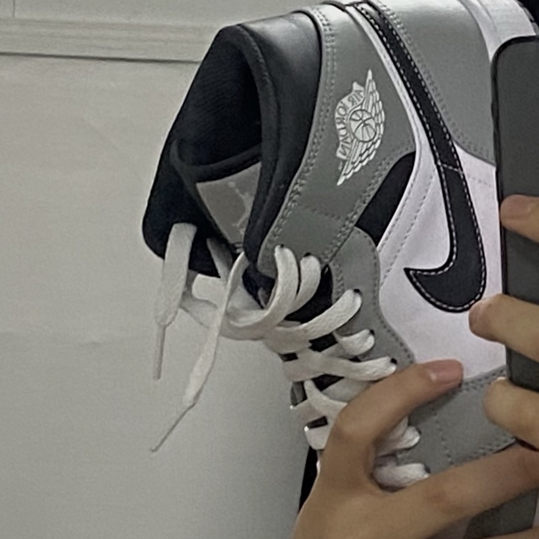 Jordan 1 Mid Light Smoke Grey Anthracite 착용 스타일