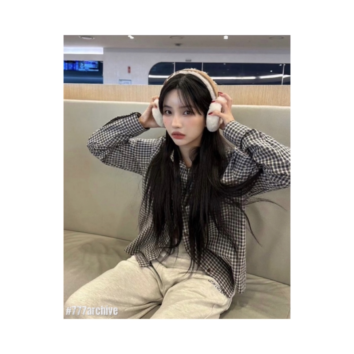 (W) UGG Embroidered Logo Earmuff Chestnut, (W) UGG Tazzlita Chestnut 착용 스타일 - 2