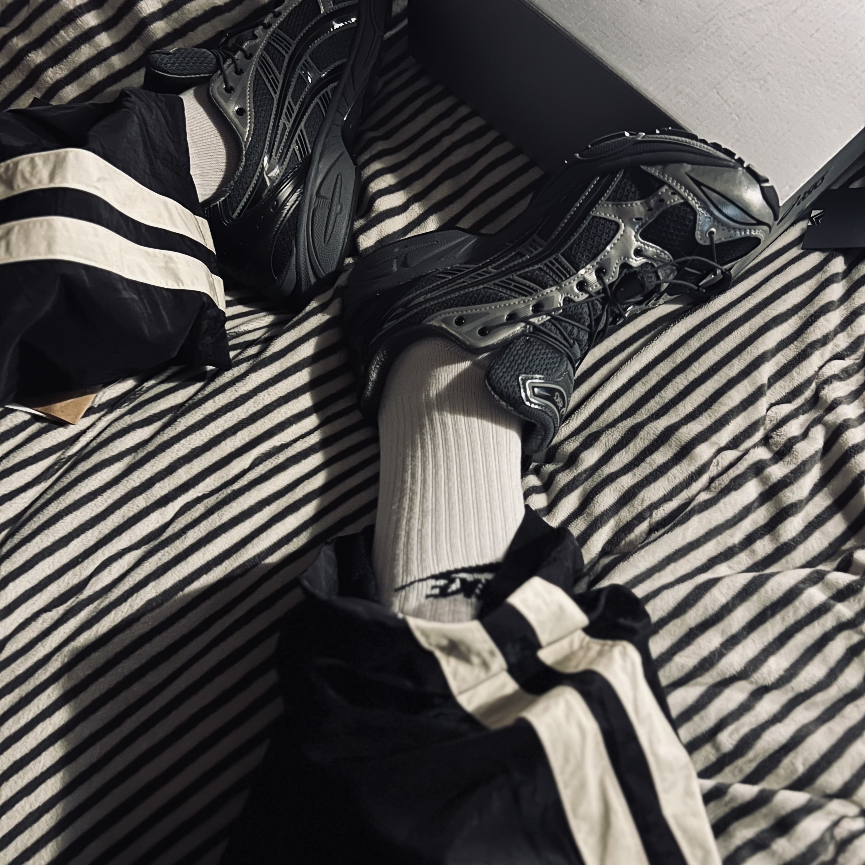 Asics x Unaffected Gel-Kayano 14 Silver Moon 착용 스타일