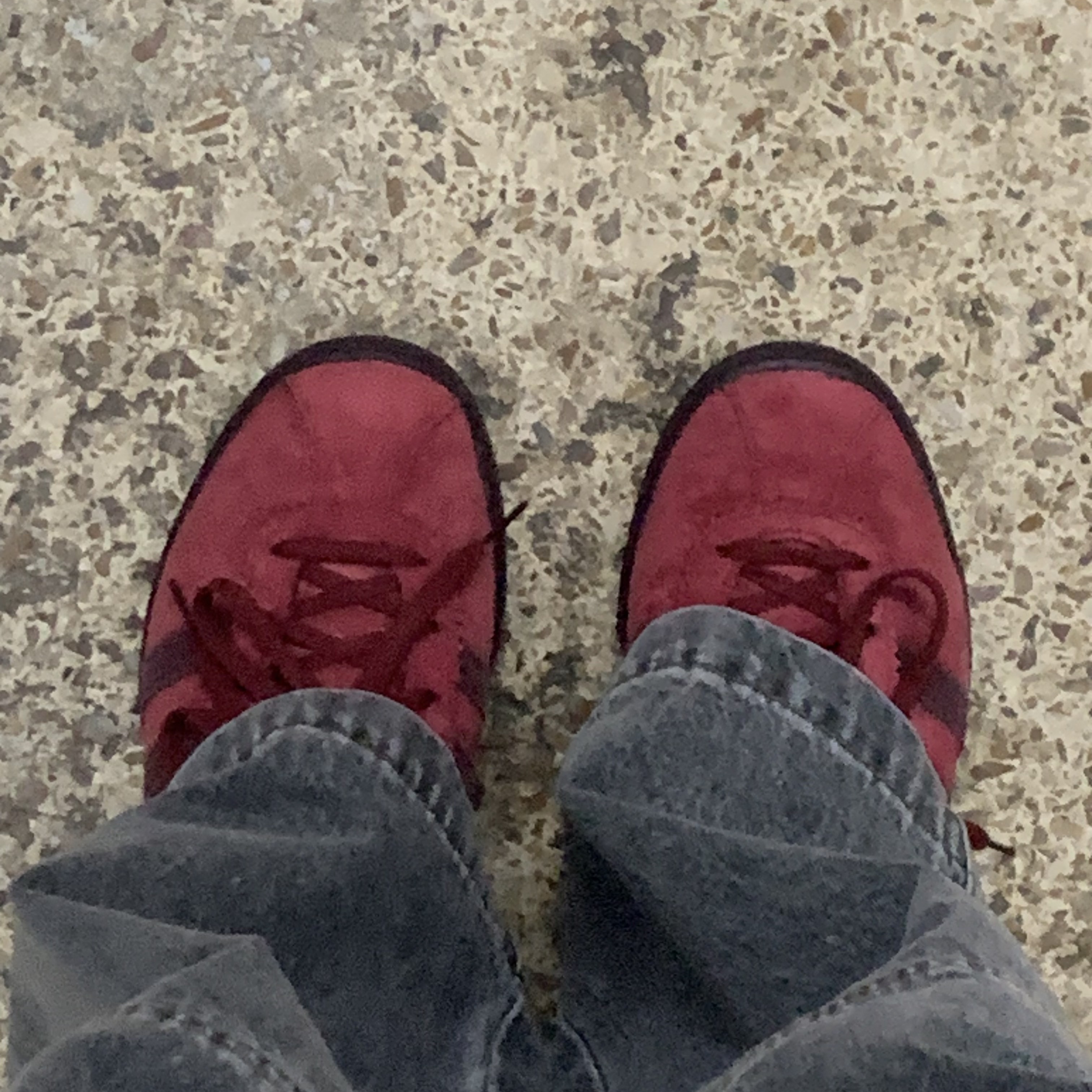 Adidas Tobacco Gruen Collegiate Burgundy 착용 스타일 - 1
