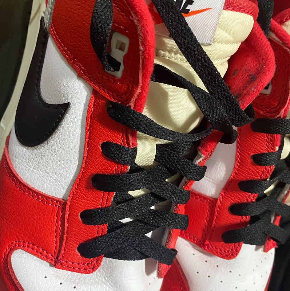 Nike Dunk Low Retro PRM University Red Black 착용 스타일