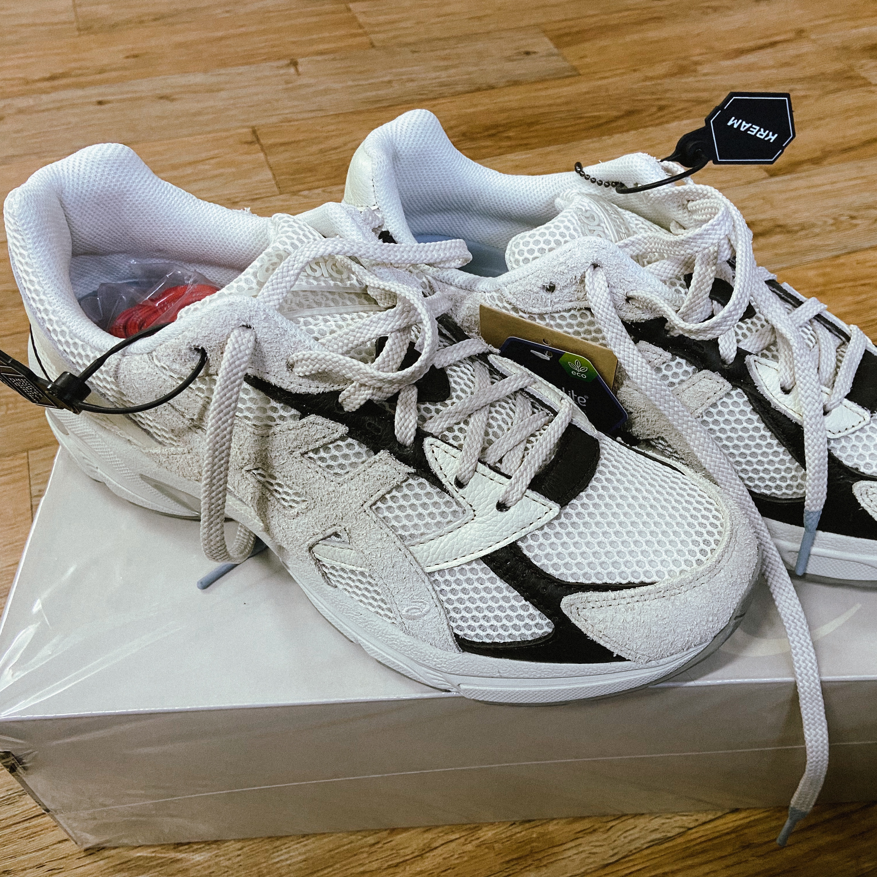 Asics x Hal Studios Gel-1130 MK-III Glacier 착용 스타일