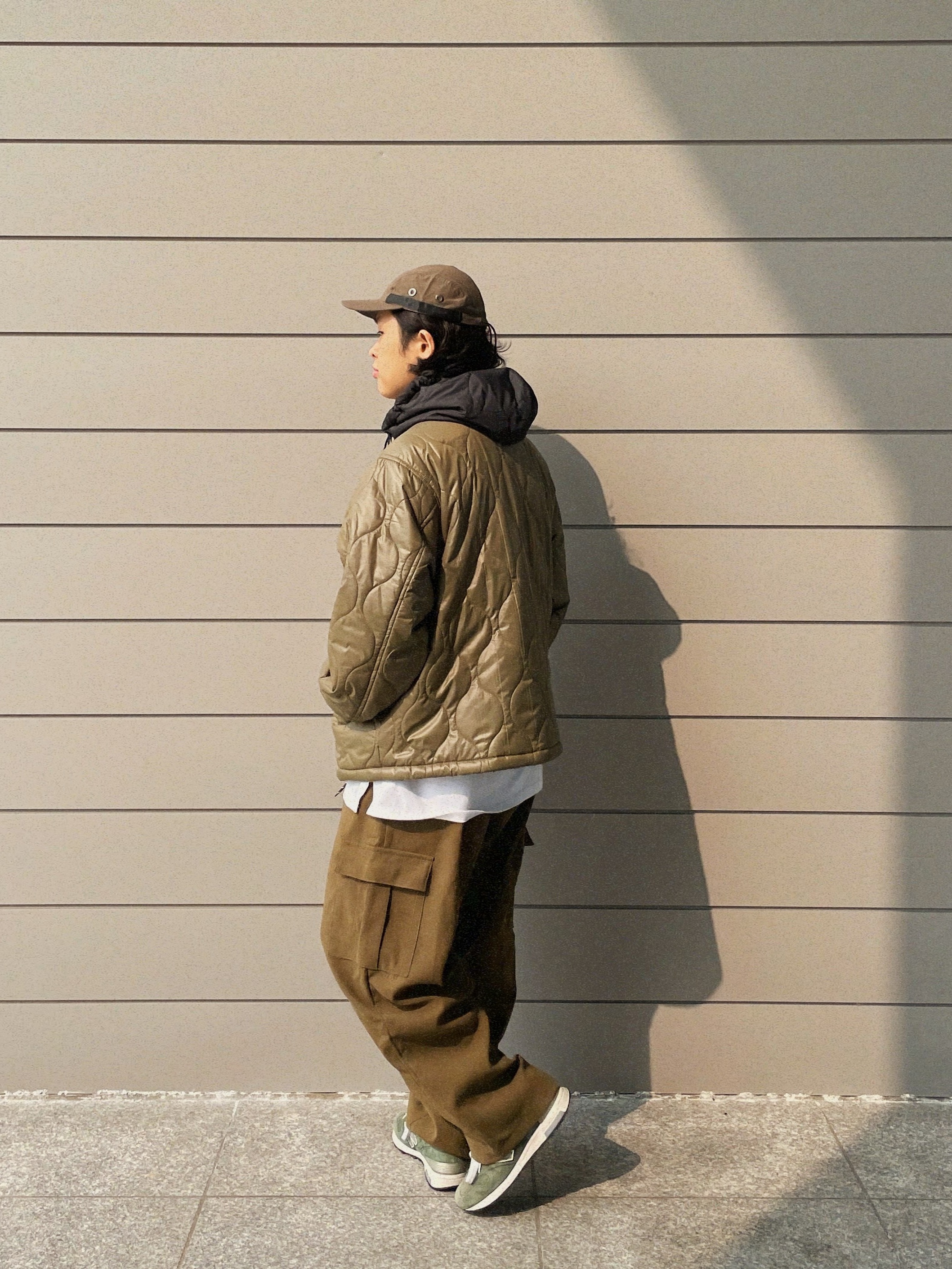 Keen Jasper Suede Sneakers Silver Mink 착용 스타일 - 3