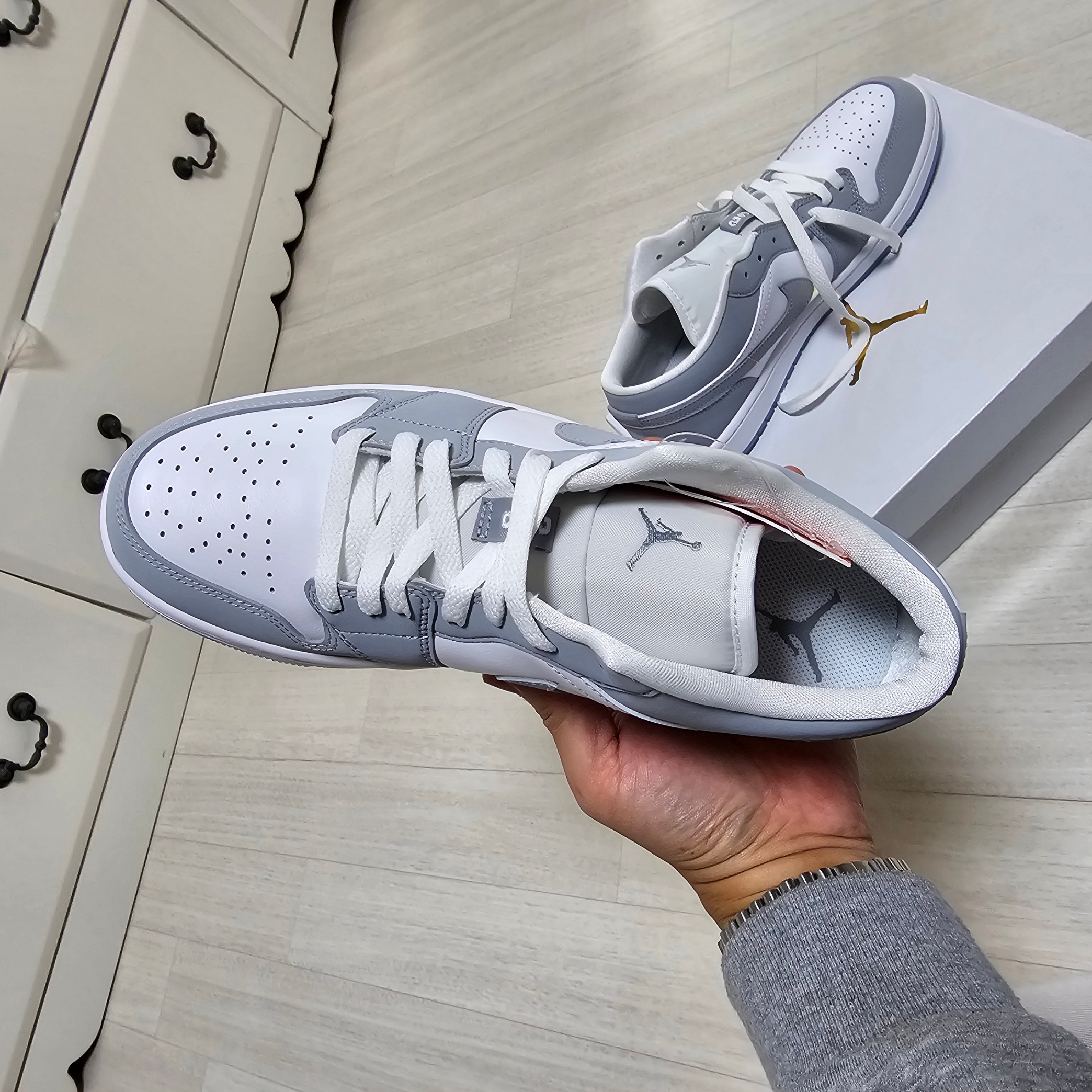 (W) Jordan 1 Low White Wolf Grey 착용 스타일 - 6