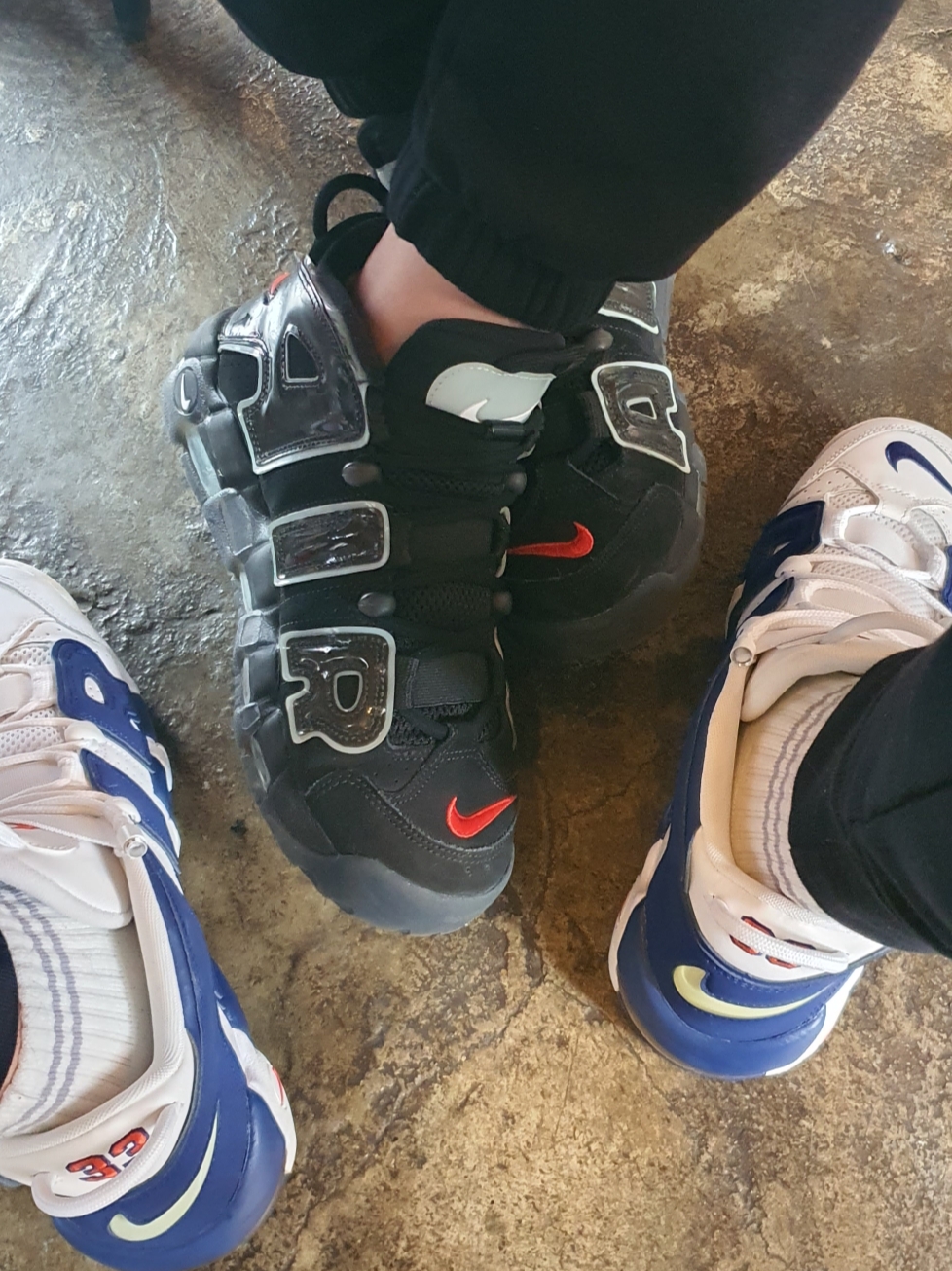 Nike Air More Uptempo Knicks, Nike Air More Uptempo 96 Maximum Volume 착용 스타일 - 3