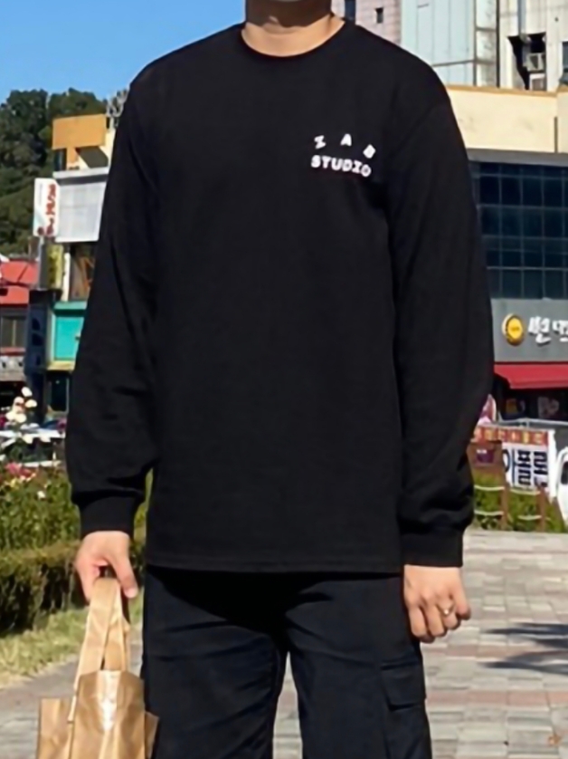 IAB Studio Long Sleeve Black - 23FW 착용 스타일