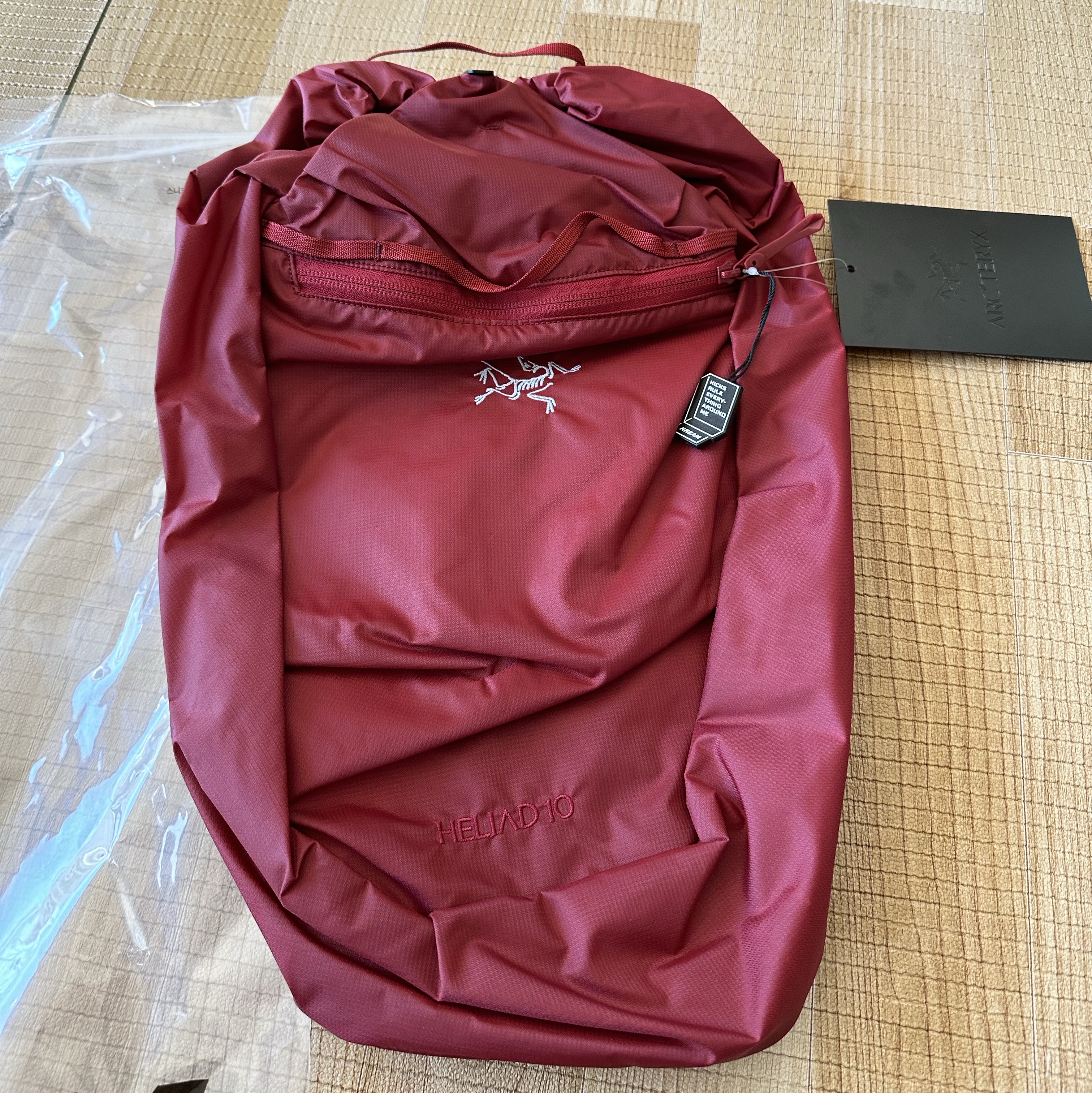 Arc'teryx Heliad 10 Backpack Bordeaux 착용 스타일