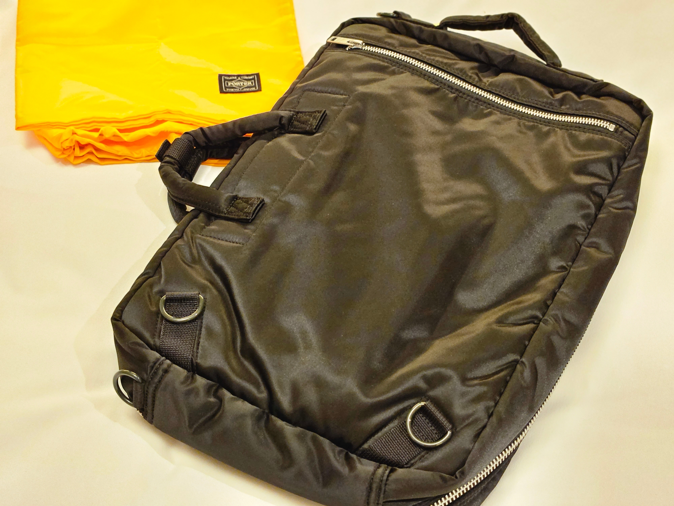 Porter Tanker 3Way Briefcase Black 착용 스타일 - 2