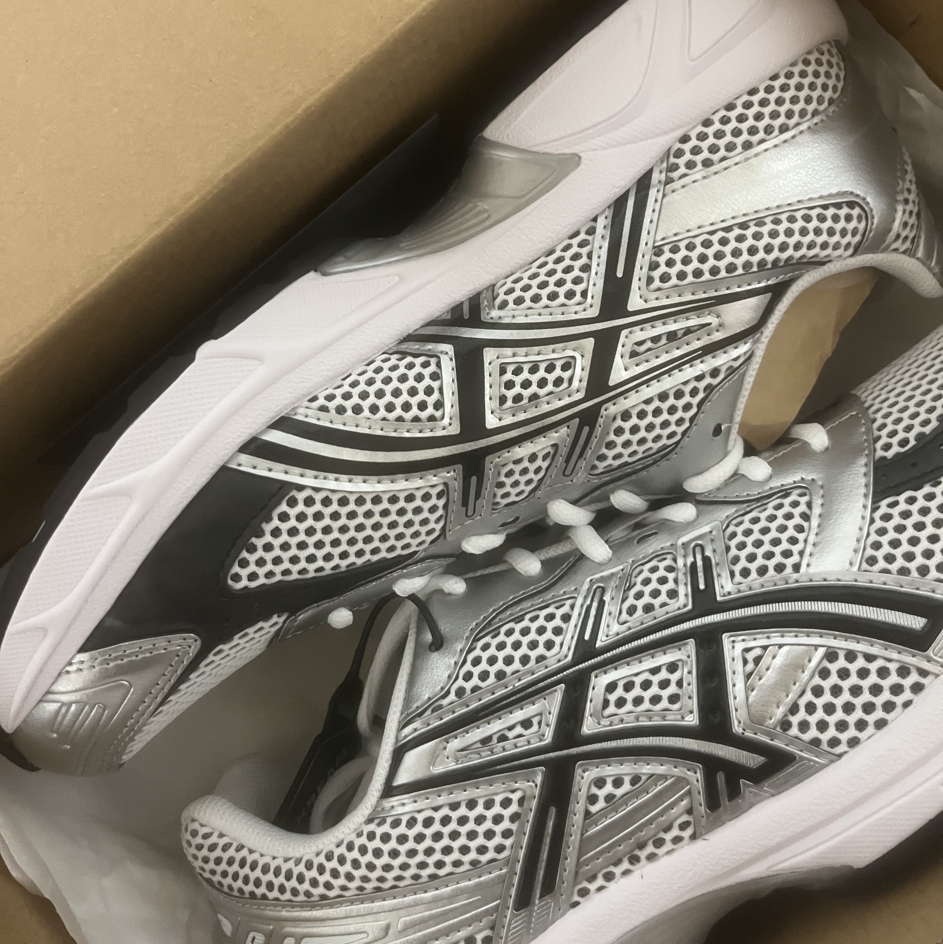 Asics Gel-1130 White Black 착용 스타일