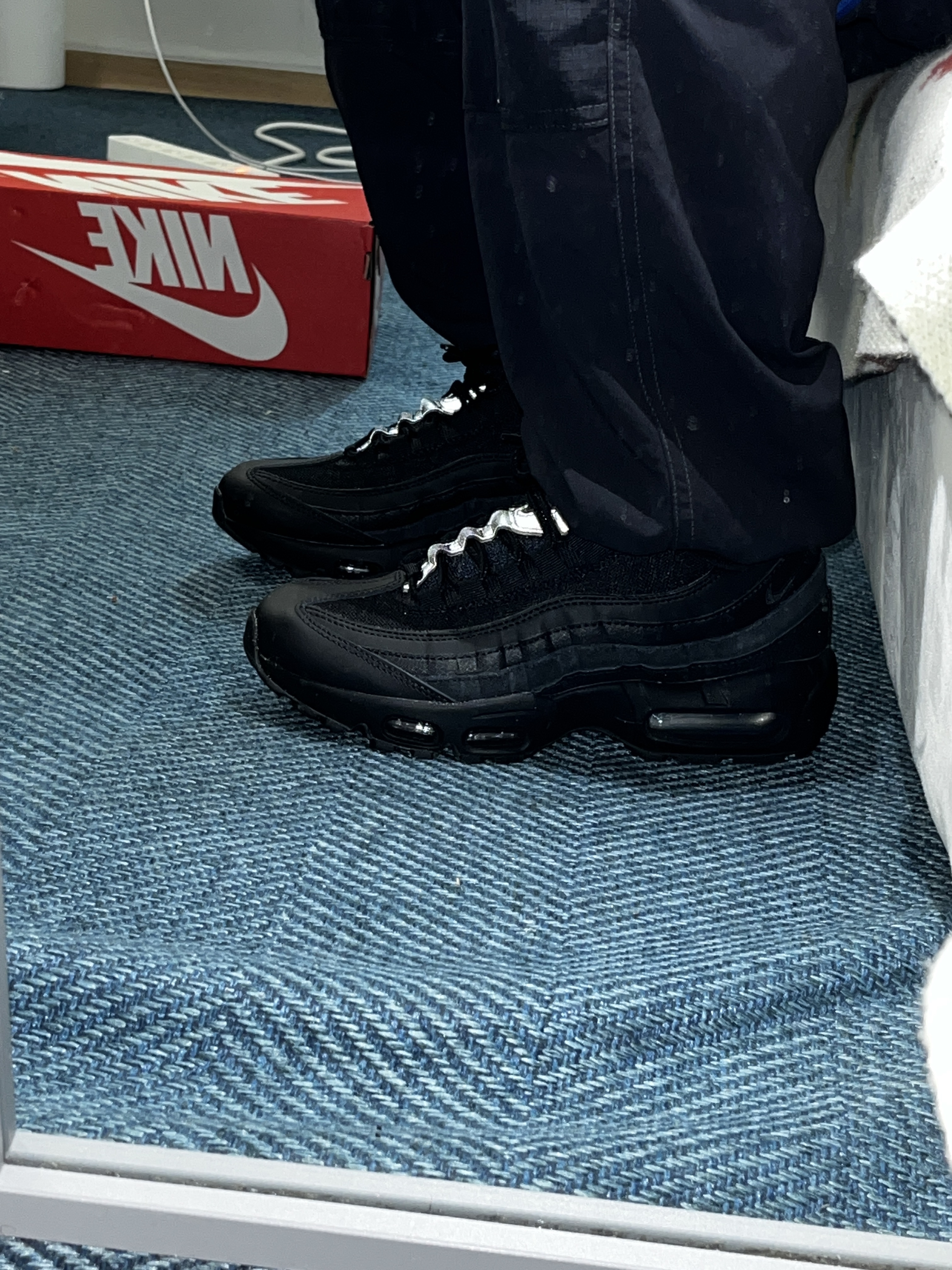 Nike Air Max 95 Essential Triple Black 2020 착용 스타일 - 3