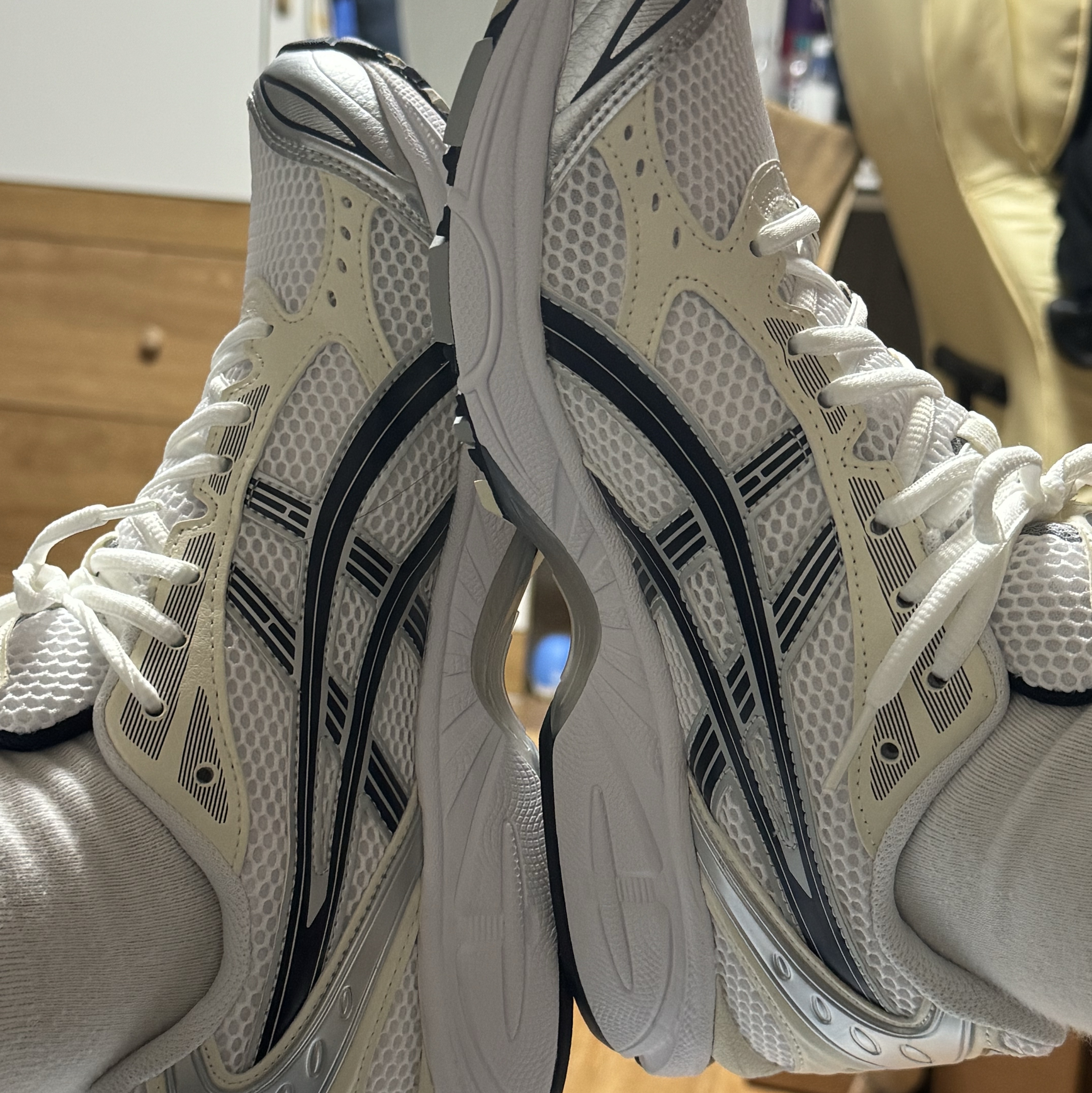 (W) Asics Gel-Kayano 14 White Midnight 착용 스타일 - 4