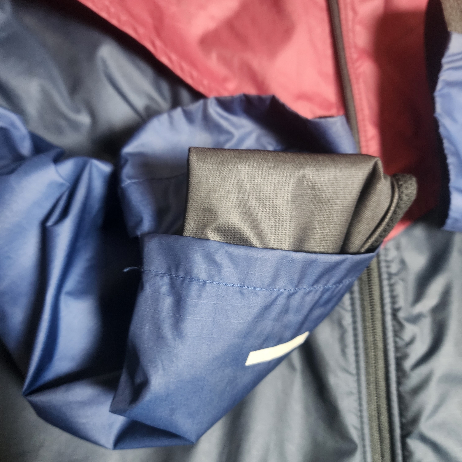 Nike Windrunner Trail Running Jacket Dark Beetroot Dark Obsidian - Asia 착용 스타일 - 2