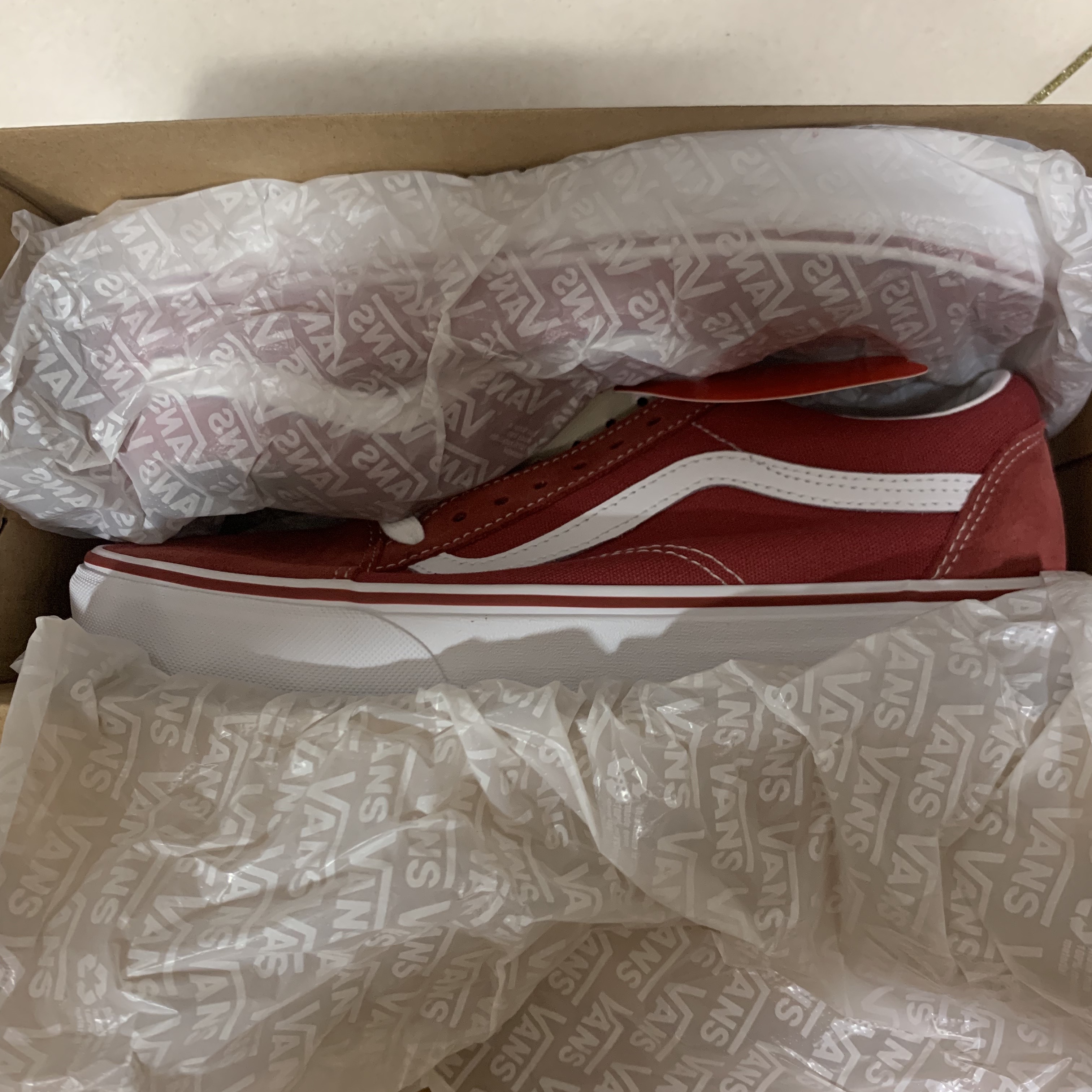 Vans Old Skool Brick Red 착용 스타일