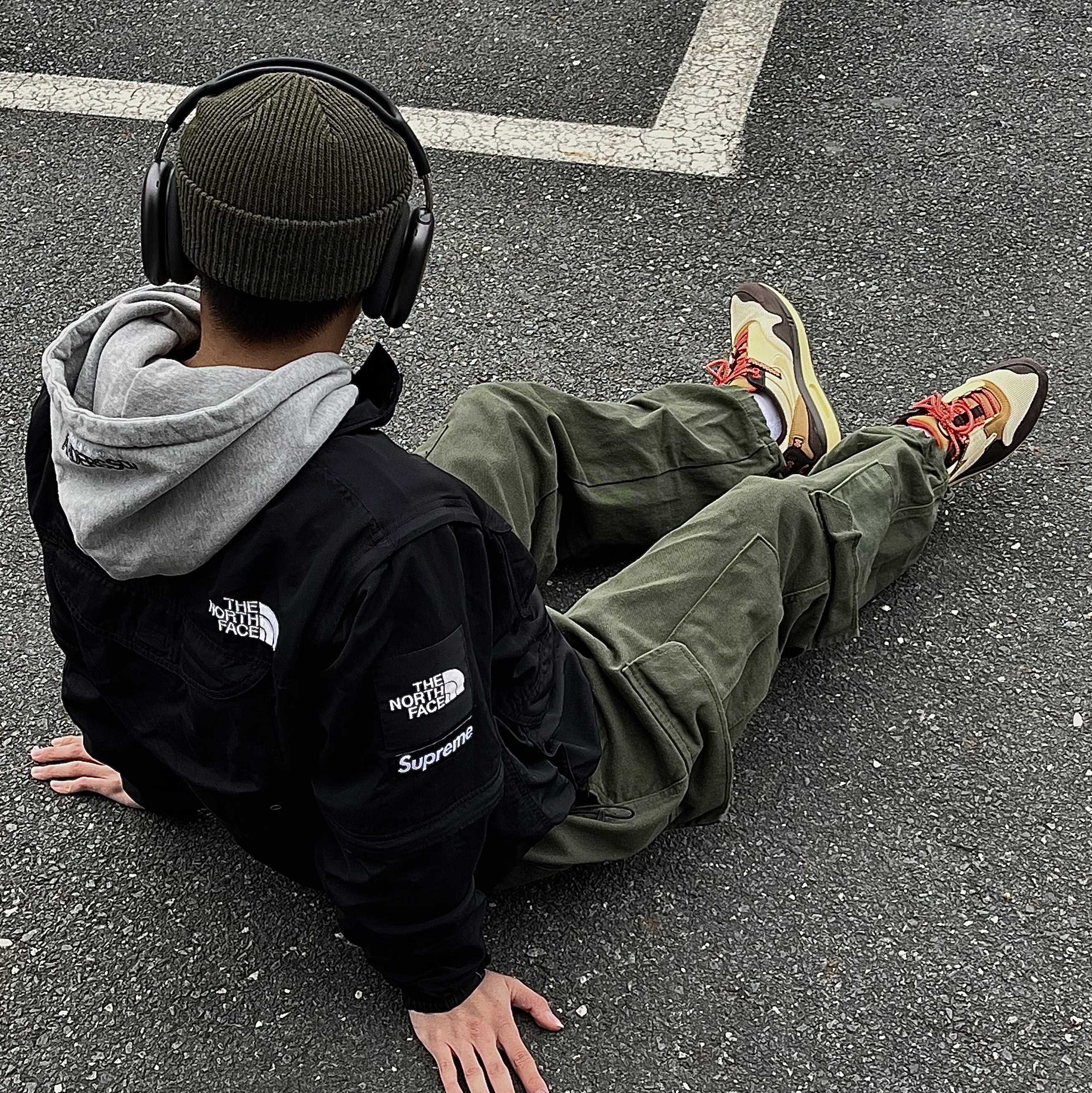 Supreme x The North Face Trekking Convertible Jacket Black - 22SS, Nike x Travis Scott Air Max 1 Cact.us Brown 착용 스타일 - 1