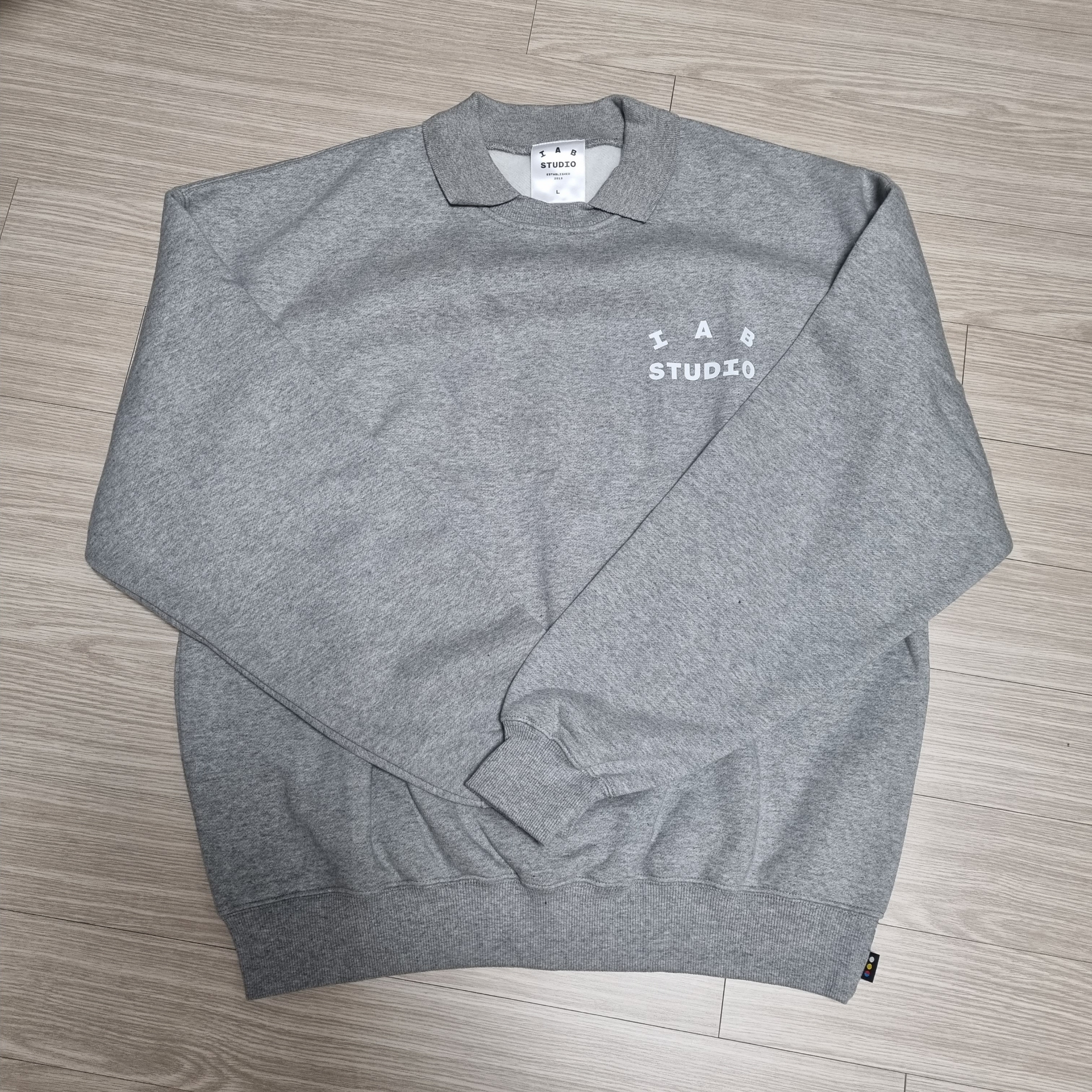IAB Studio Rugby Sweatshirt Gray - 23FW 착용 스타일