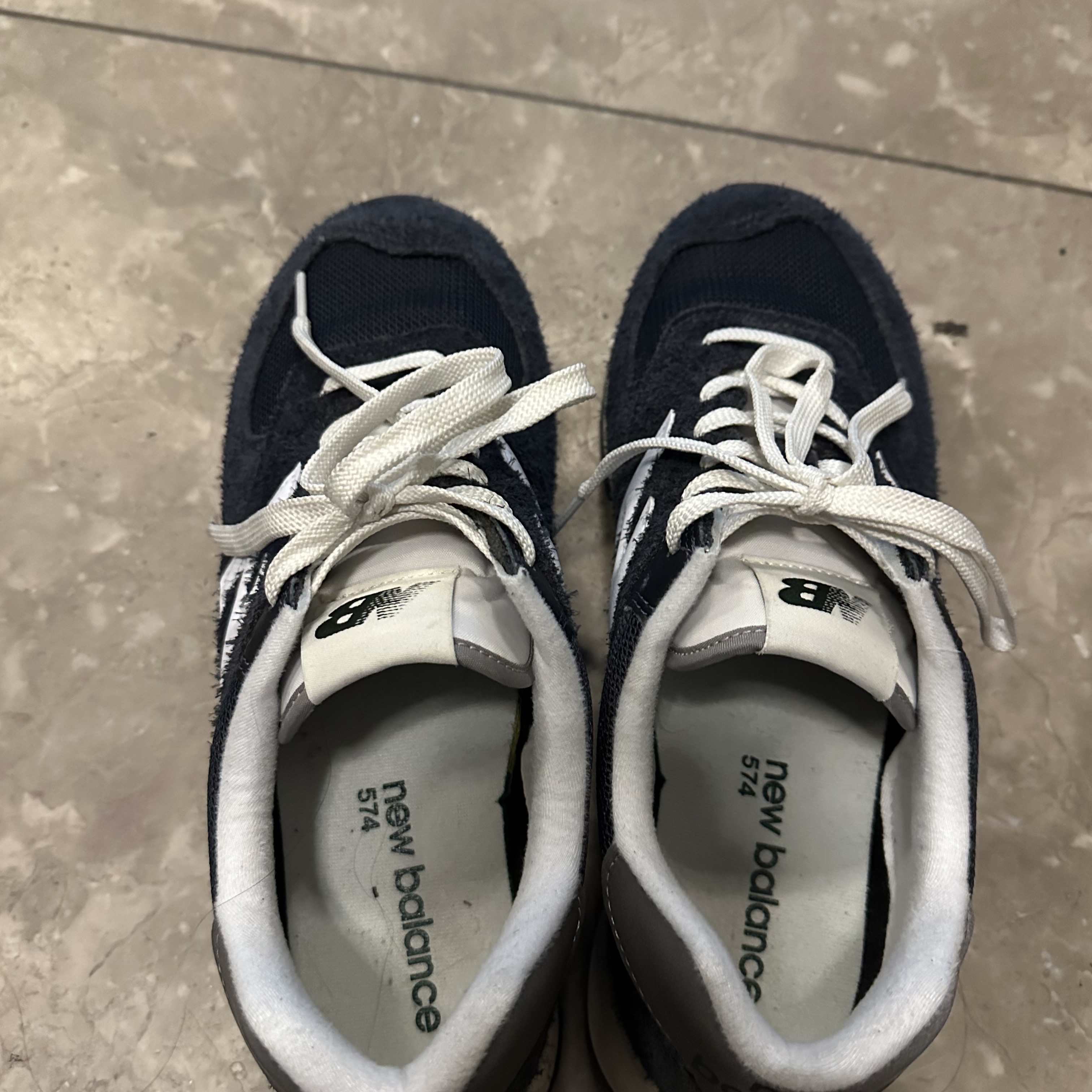 New Balance 574 Heritage Navy 착용 스타일