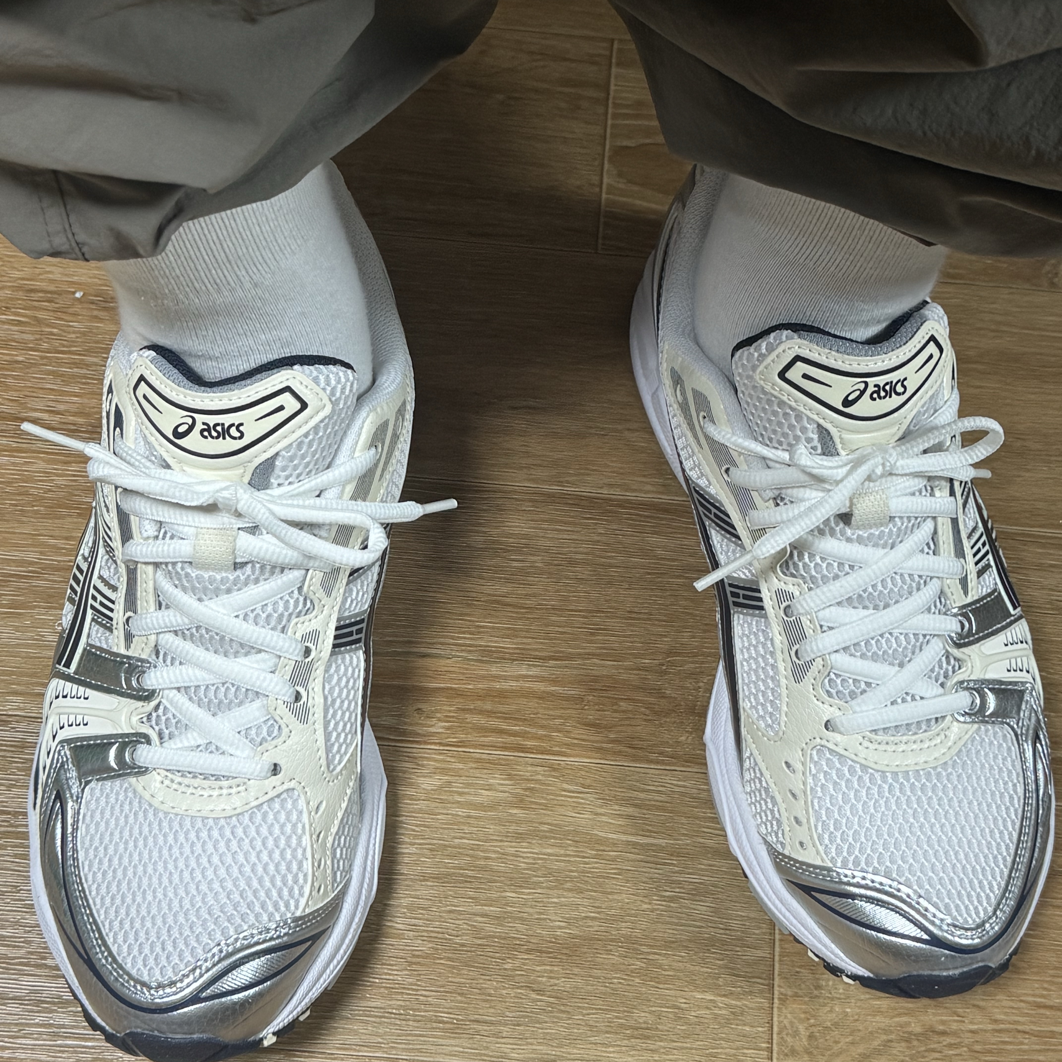 (W) Asics Gel-Kayano 14 White Midnight 착용 스타일 - 3
