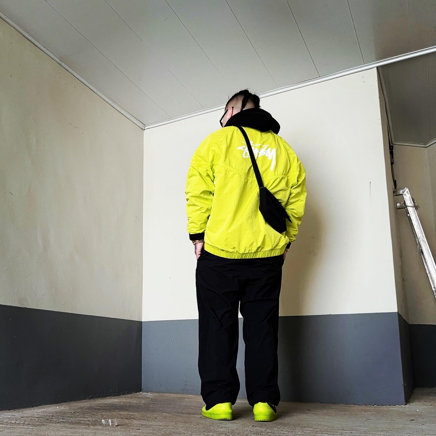 Nike x Ambush Dunk High Flash Lime, Nike x Stussy Windrunner Jacket Bright Cactus 착용 스타일 - 1