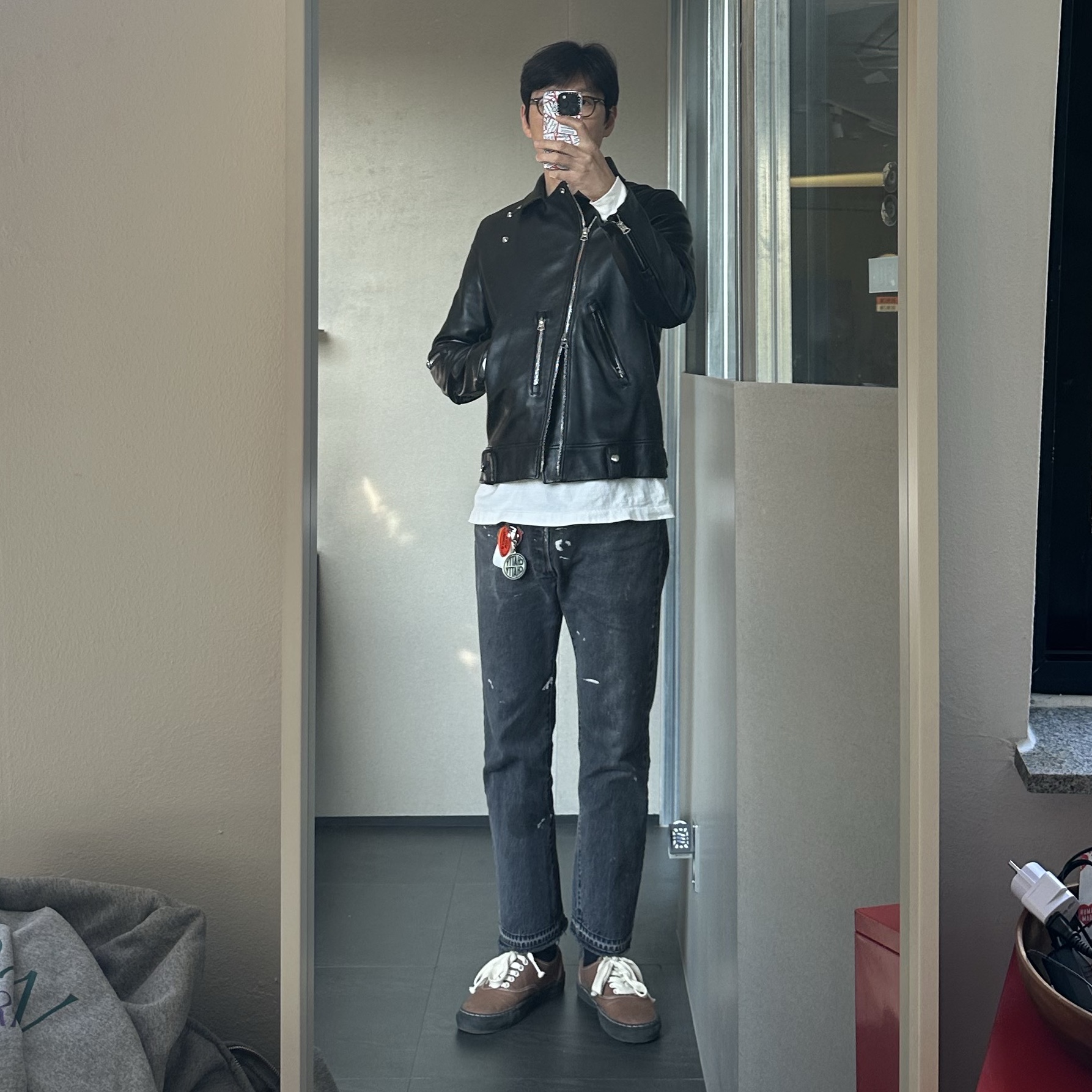Acne Studios Leather Biker Jacket Black, Maison Mihara Yasuhiro General Scale Past Sole 5-Hole Canvas Low-top Sneakers Black 착용 스타일