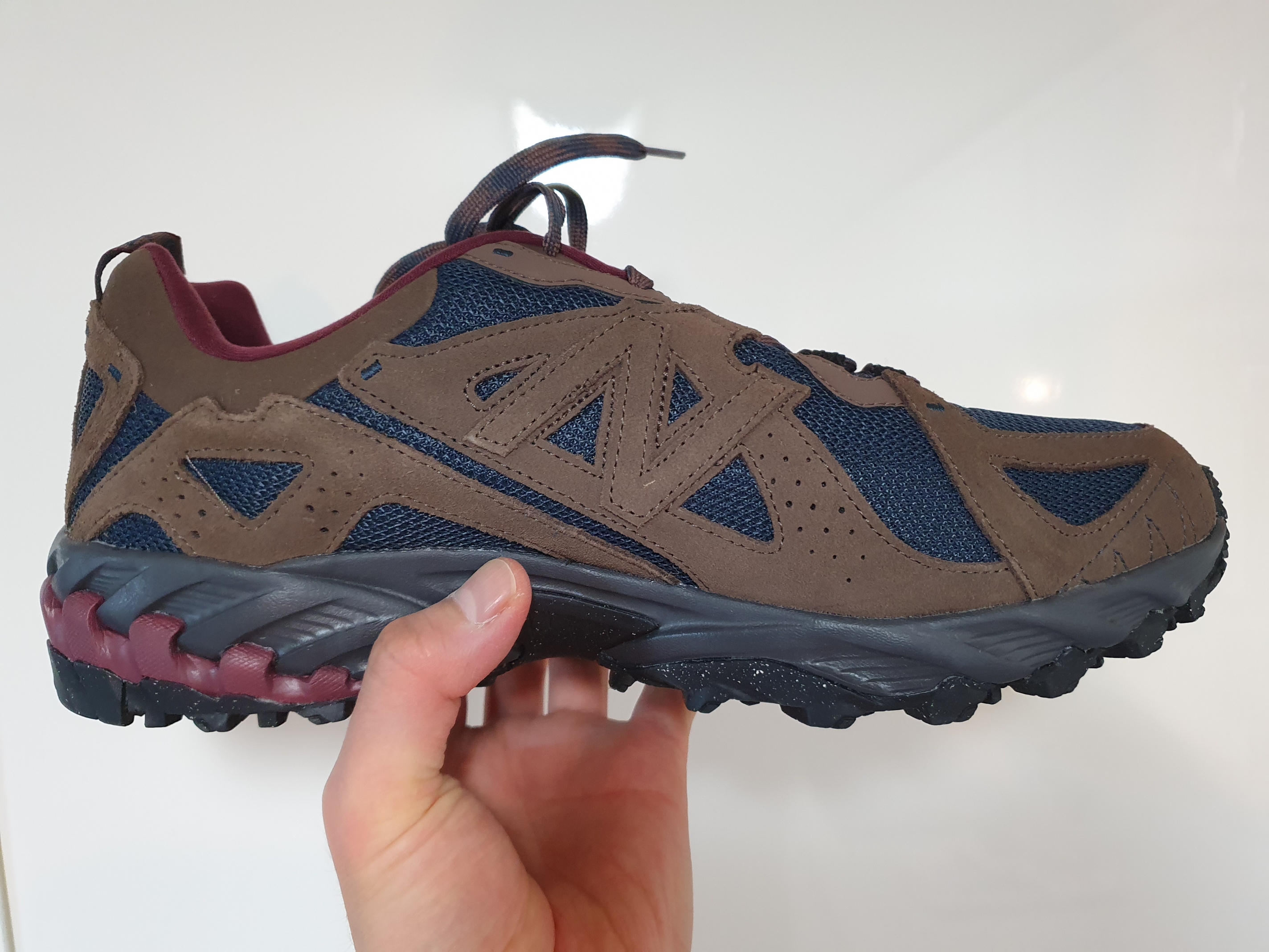 New Balance ML610T Dark Mushroom - D Standard 착용 스타일