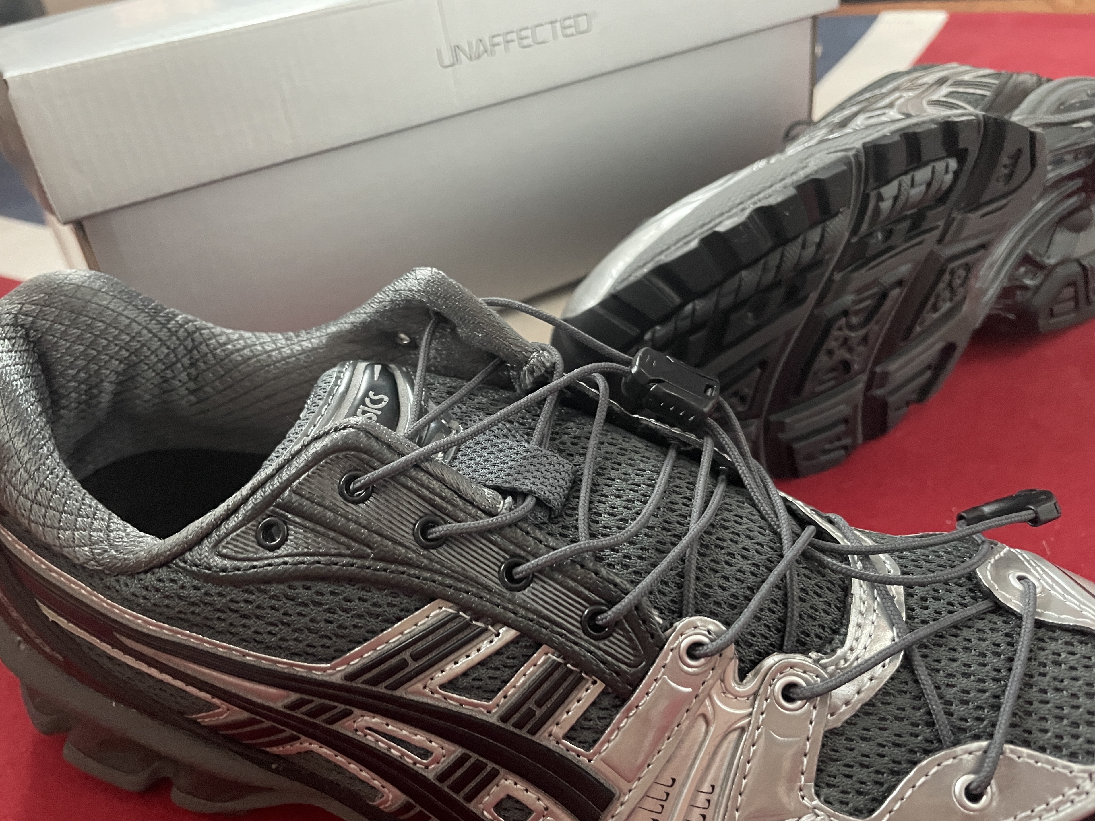 Asics x Unaffected Gel-Kayano 14 Silver Moon 착용 스타일 - 2