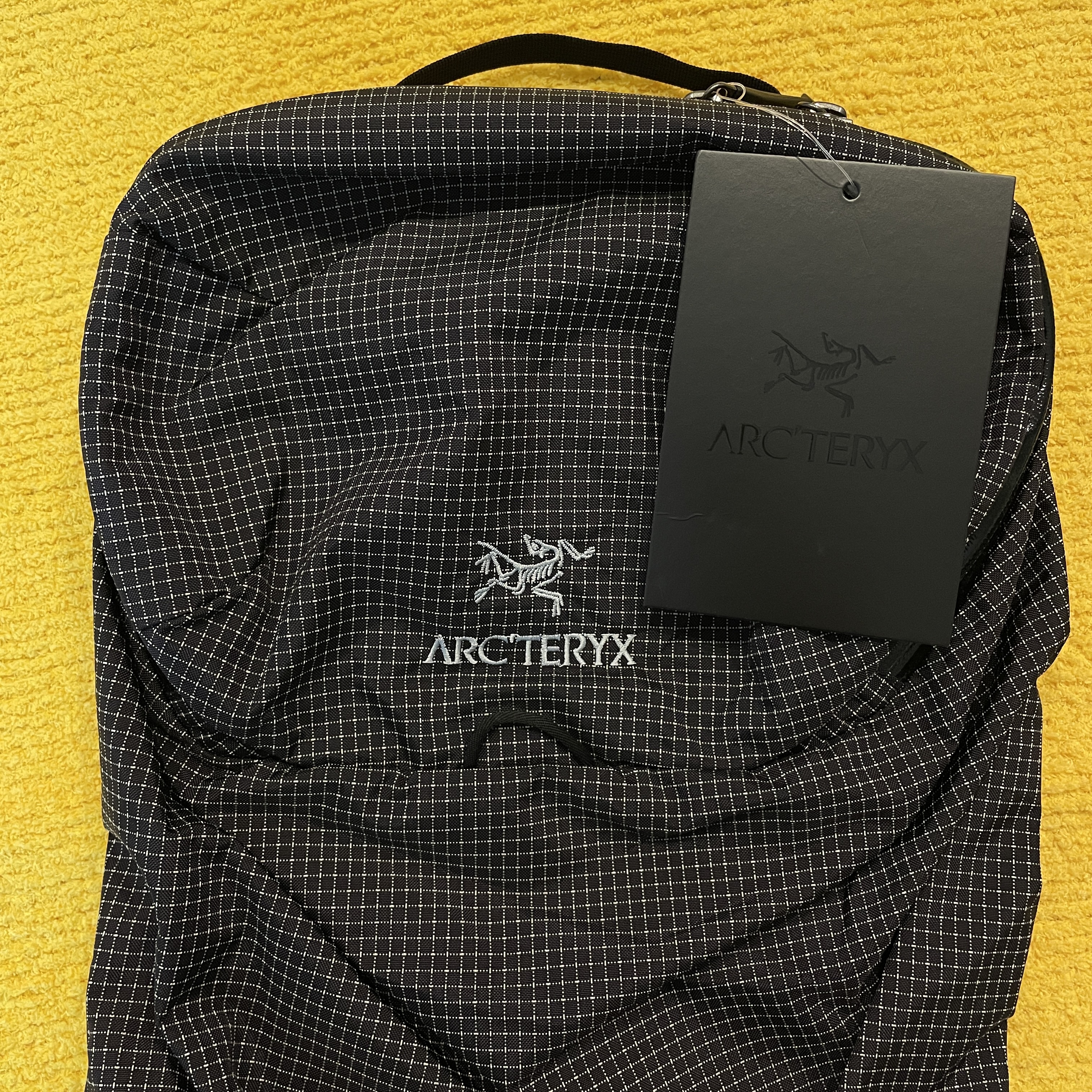 Arc'teryx Konseal 15 Backpack Black 착용 스타일