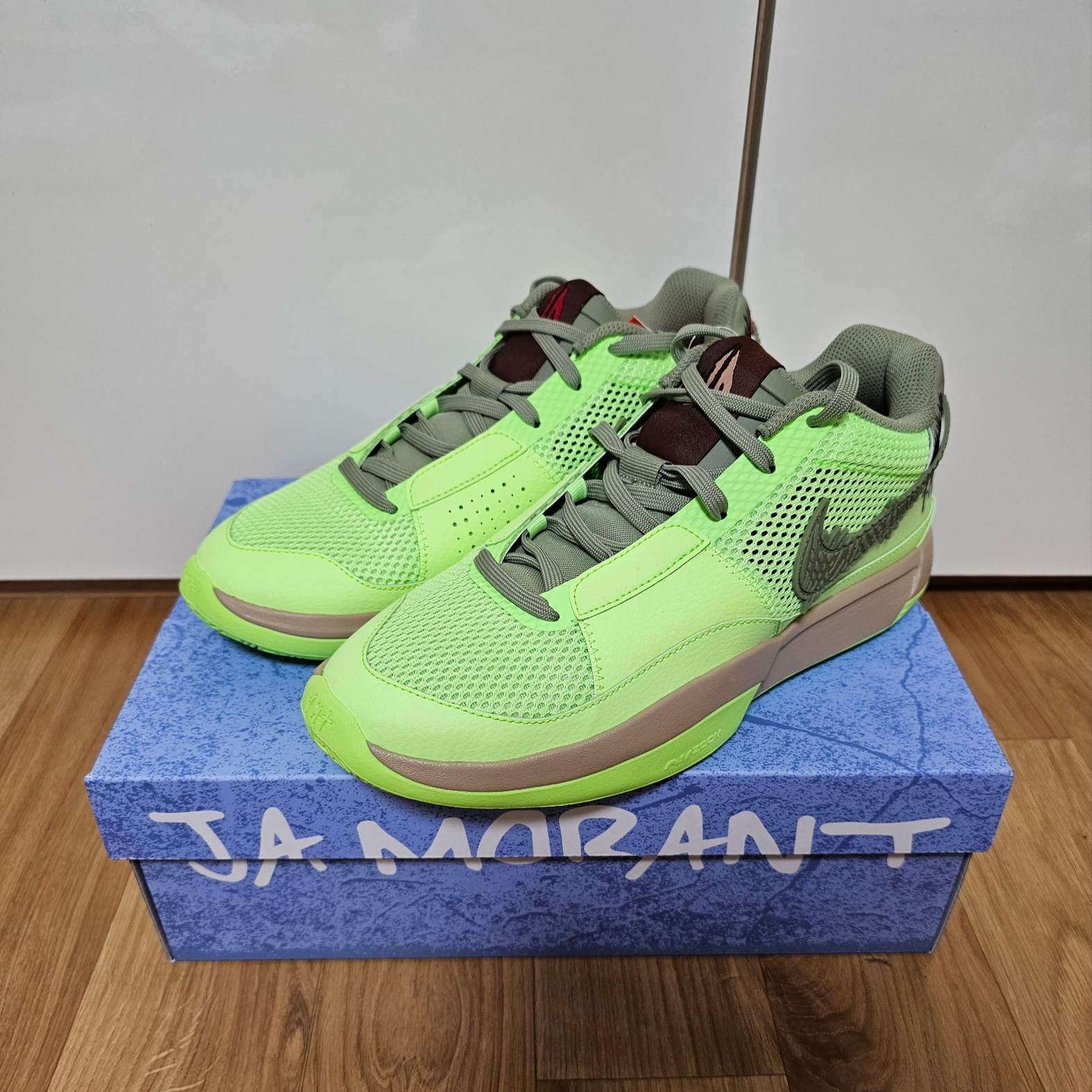 Nike Ja 1 NRG EP Lime Blast Oil Green 착용 스타일 - 2