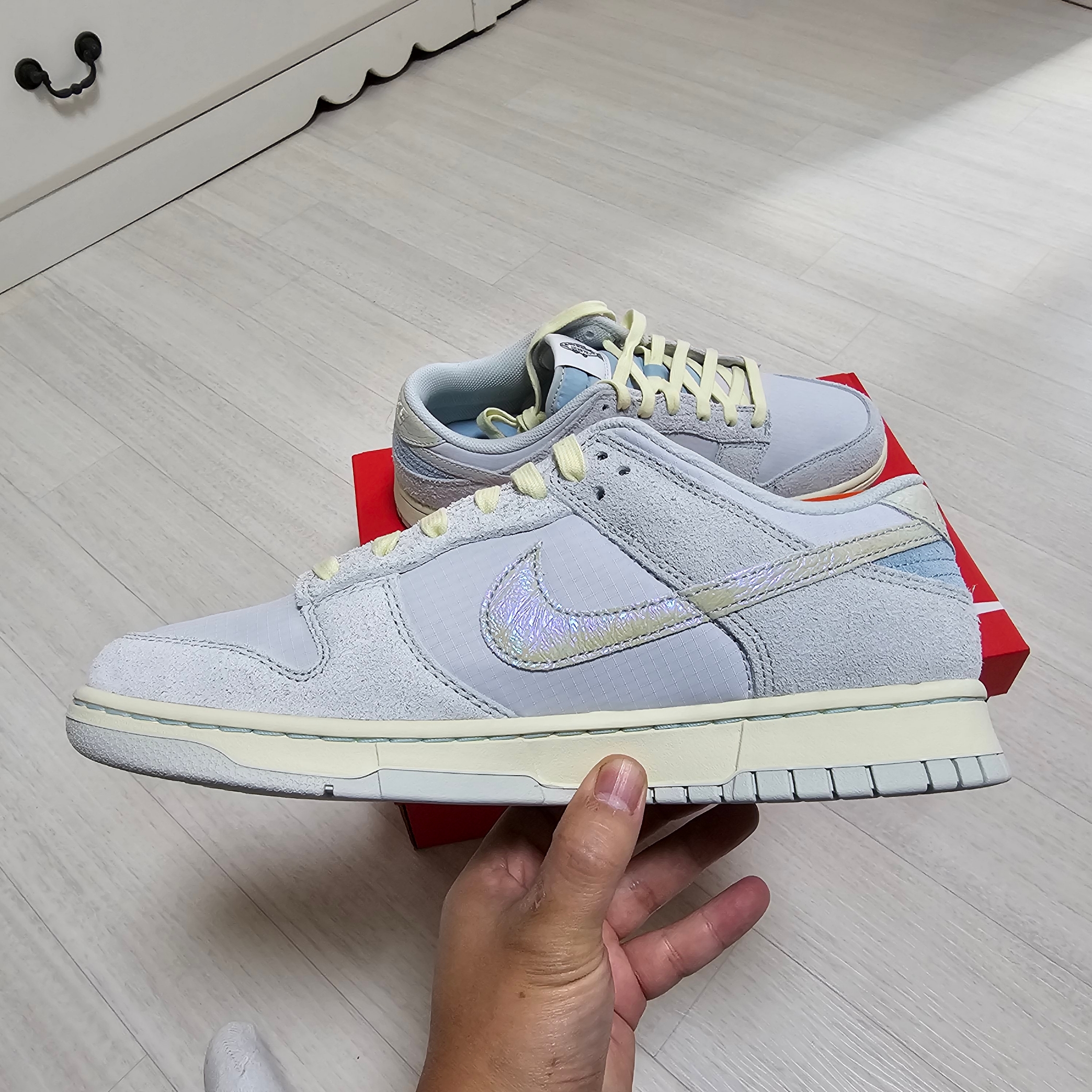 Nike Dunk Low Light Silver and Ocean Bliss 착용 스타일 - 4