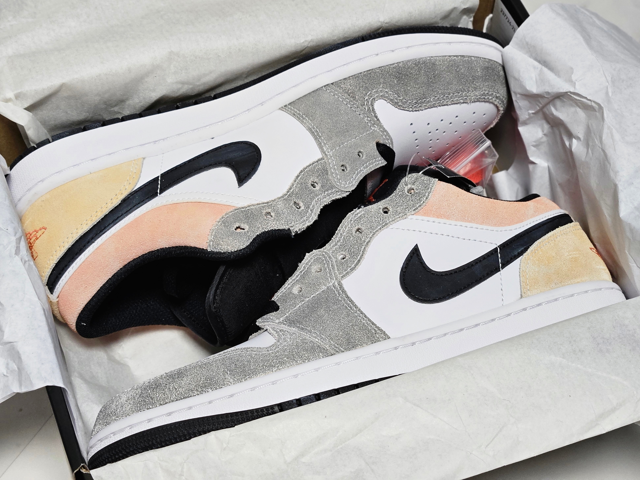 Jordan 1 Low SE Flight Club 착용 스타일 - 7