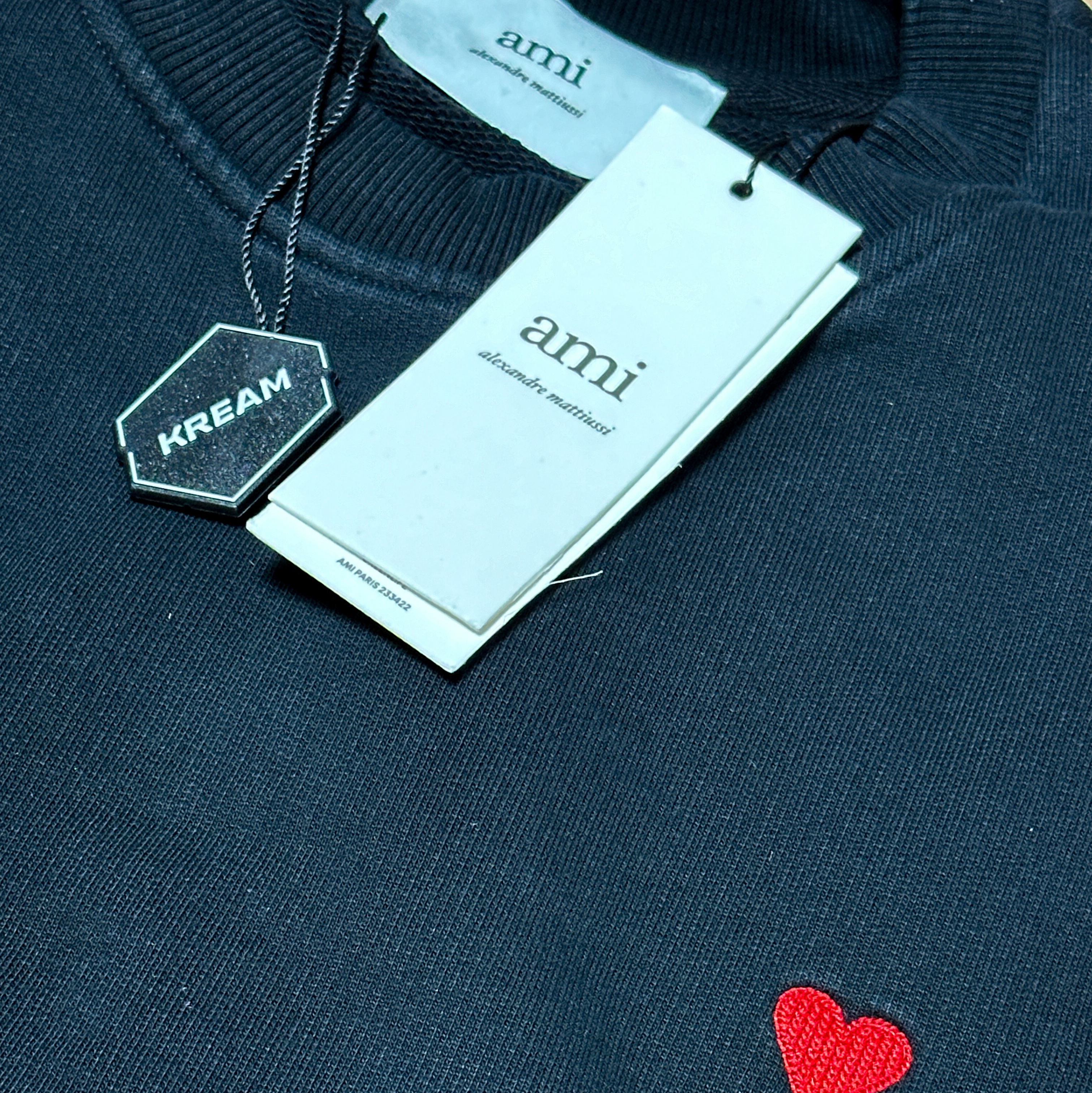 AMI de Coeur Sweatshirt Black 착용 스타일