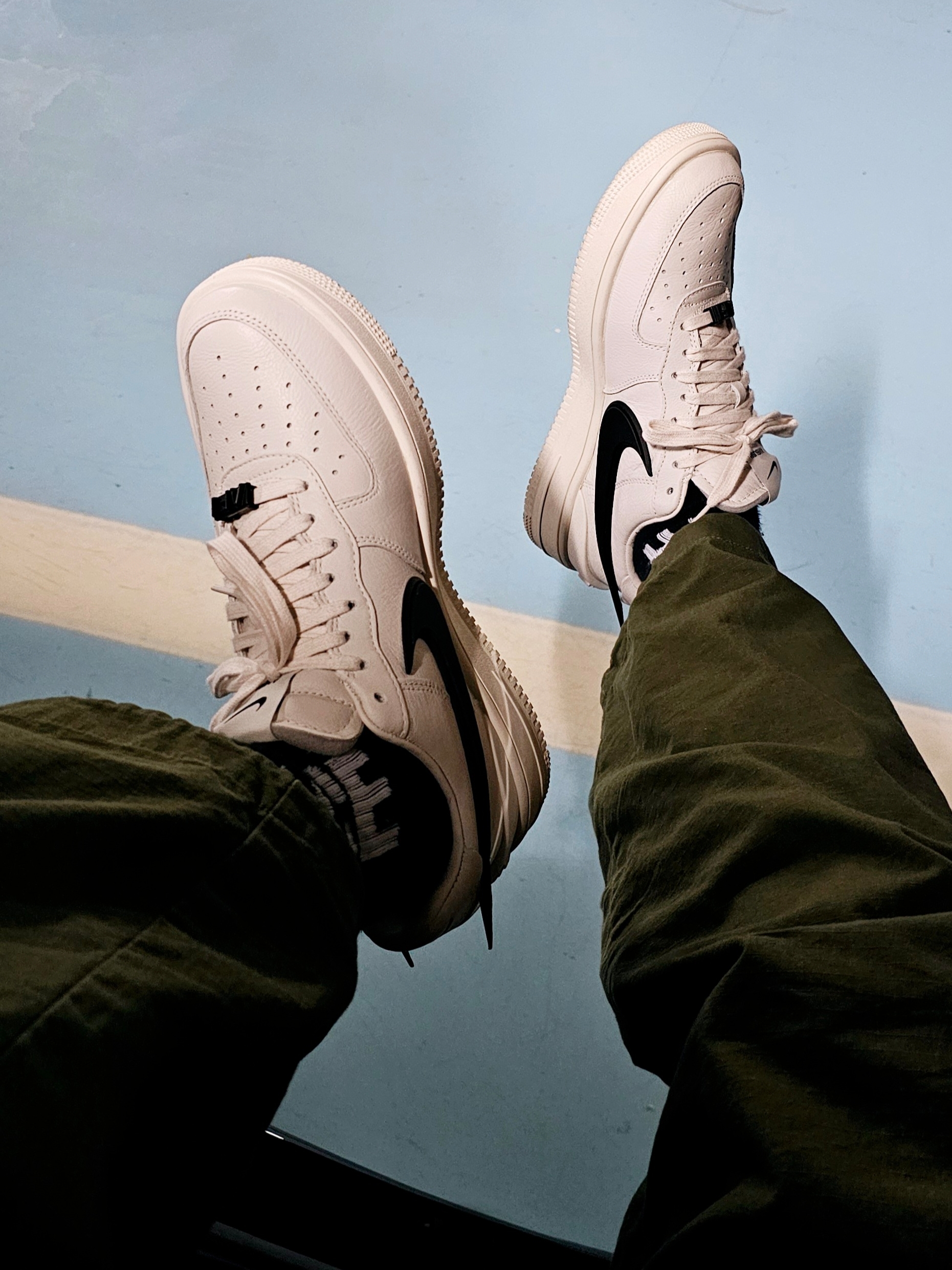 Nike x Ambush Air Force 1 Low SP Phantom 착용 스타일 - 3