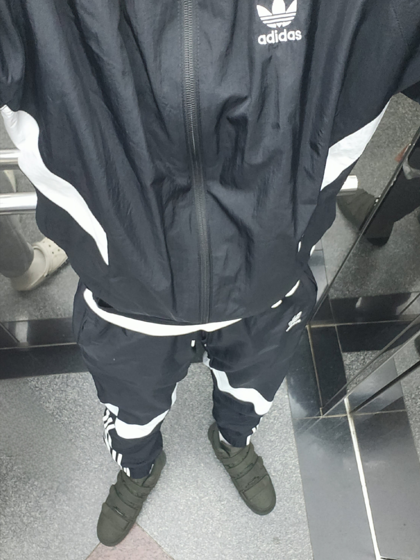 Nike x Billie Eilish Air Force 1 High '07 SP Sequoia 착용 스타일