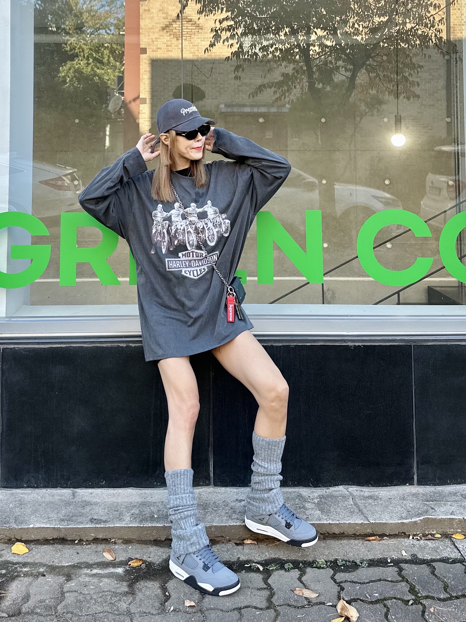 Jordan 4 Retro Cool Grey 2019, Maison Margiela Small Leather Chain Wallet Black 착용 스타일 - 2