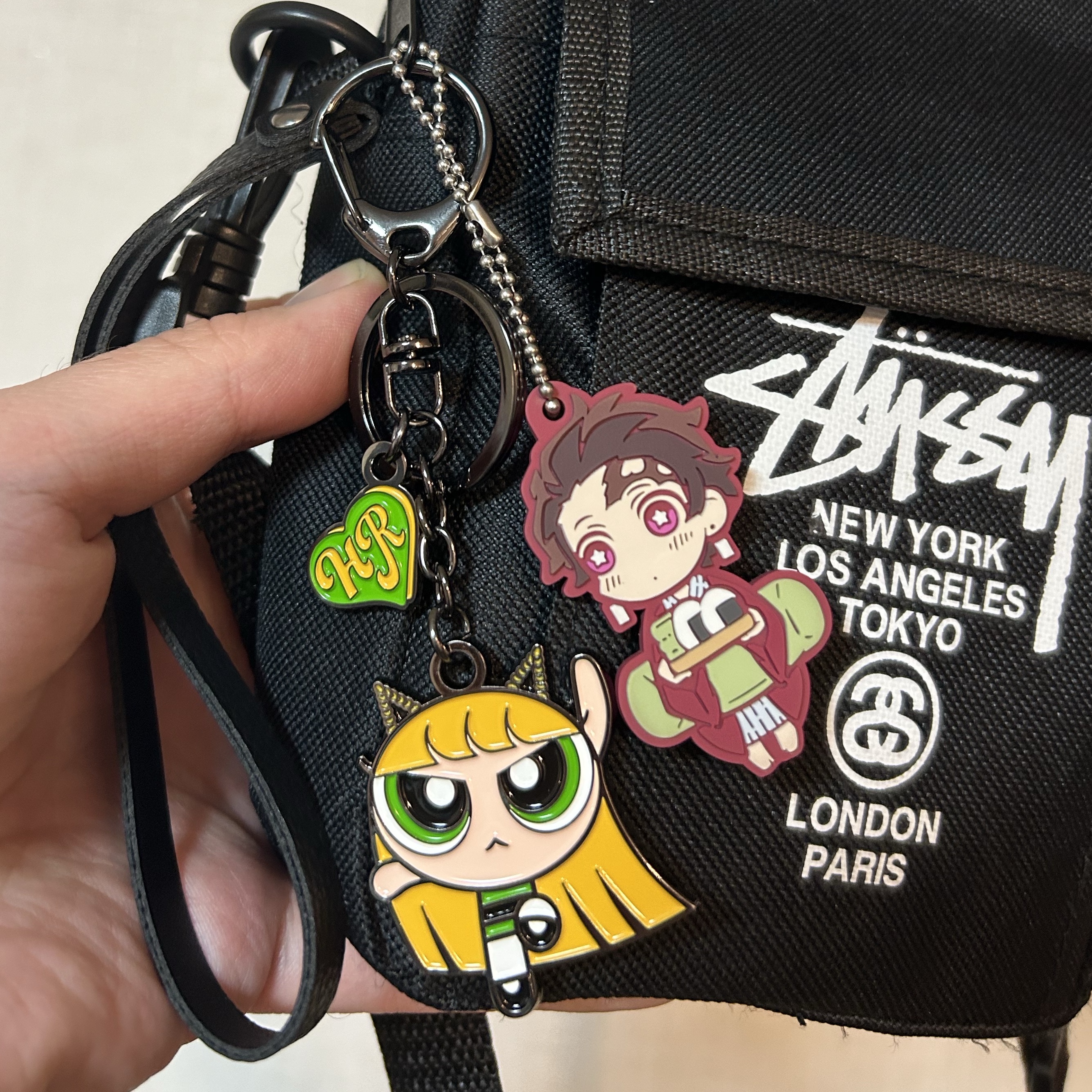 NewJeans x The Powerpuff Girls Metal Keyring Haerin 착용 스타일